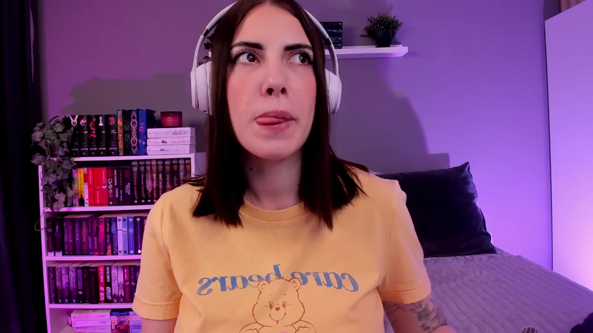 Gallery image thumbnail from BlossomBae's myfreecams stream on, 01/26/2026, 20:34 image 16 of 20