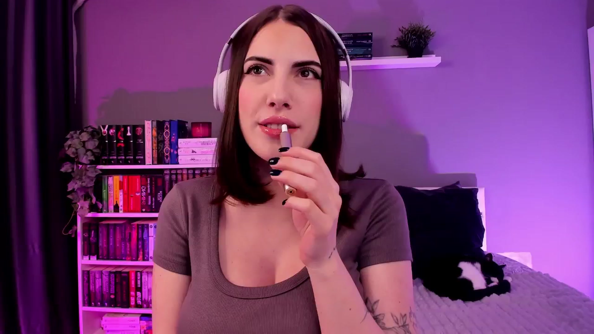 Gallery image thumbnail from BlossomBae's myfreecams stream on, 02/02/2026, 19:40 image 2 of 20