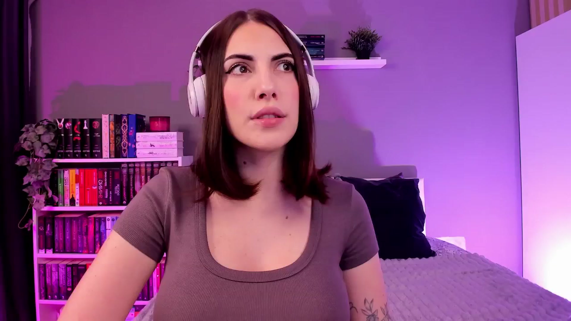Gallery image thumbnail from BlossomBae's myfreecams stream on, 02/02/2026, 19:40 image 1 of 20