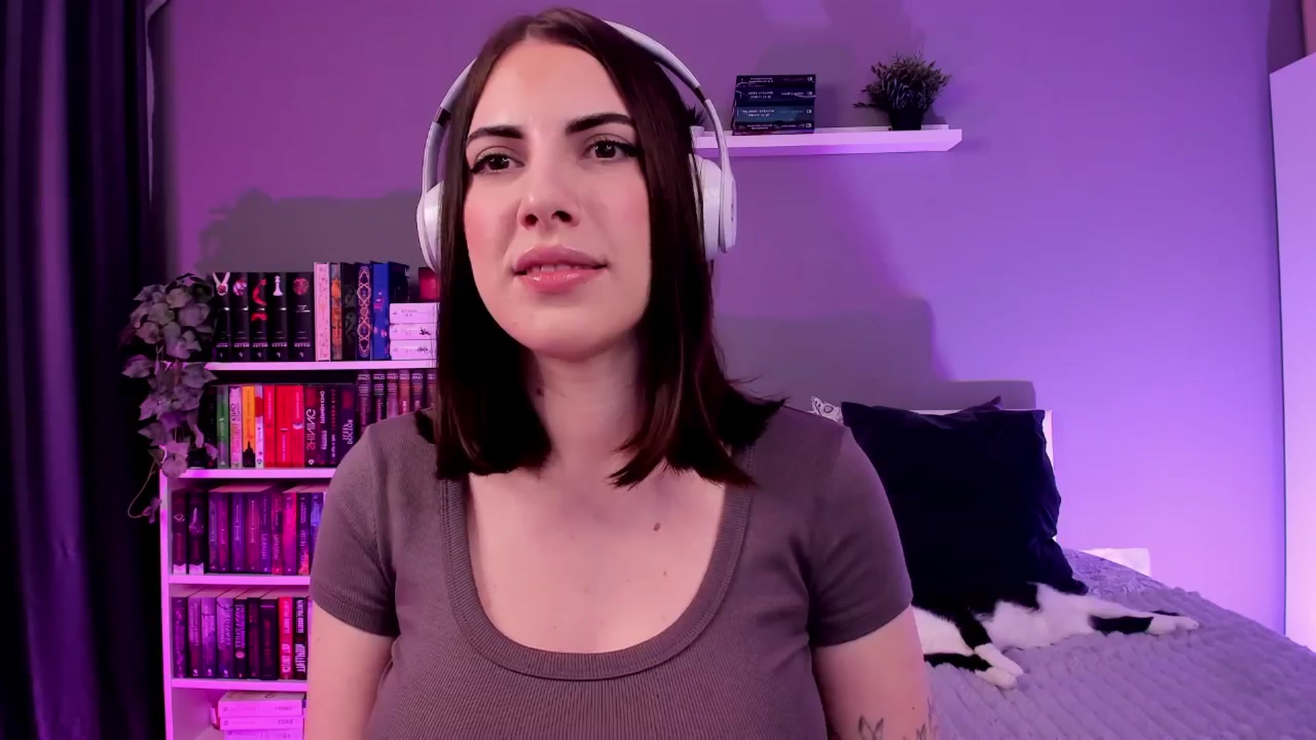 Gallery image thumbnail from BlossomBae's myfreecams stream on, 02/02/2026, 20:26 image 17 of 20