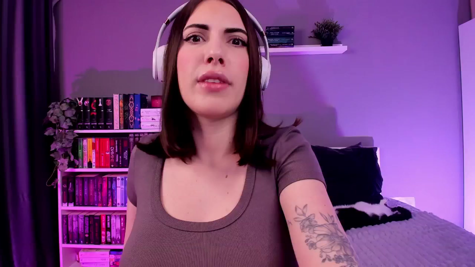 Gallery image thumbnail from BlossomBae's myfreecams stream on, 02/02/2026, 20:26 image 10 of 20