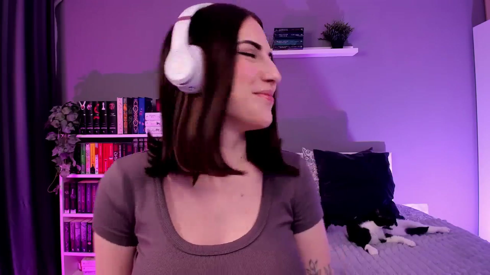 Gallery image thumbnail from BlossomBae's myfreecams stream on, 02/02/2026, 20:26 image 15 of 20