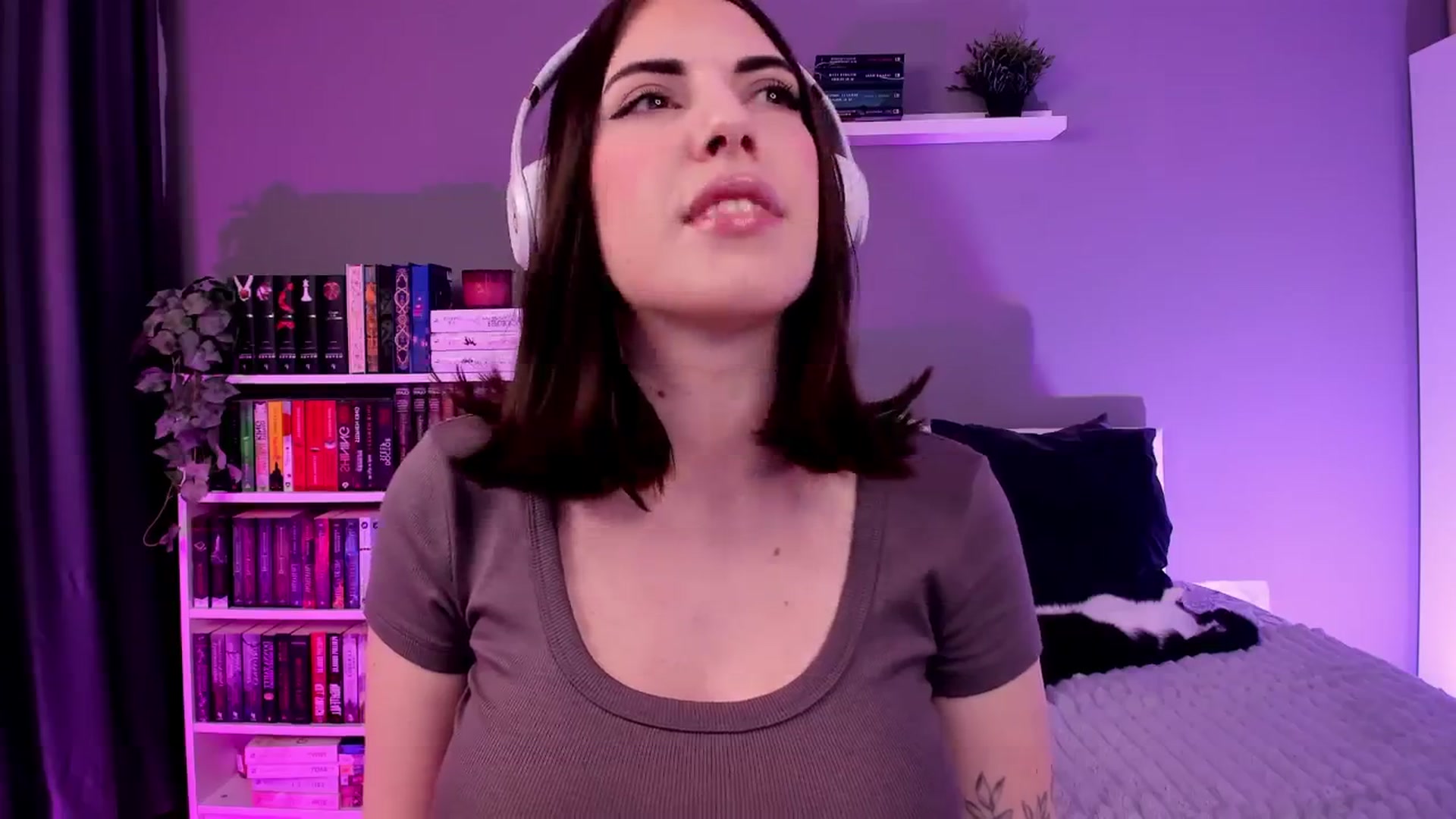 Gallery image thumbnail from BlossomBae's myfreecams stream on, 02/02/2026, 20:26 image 11 of 20