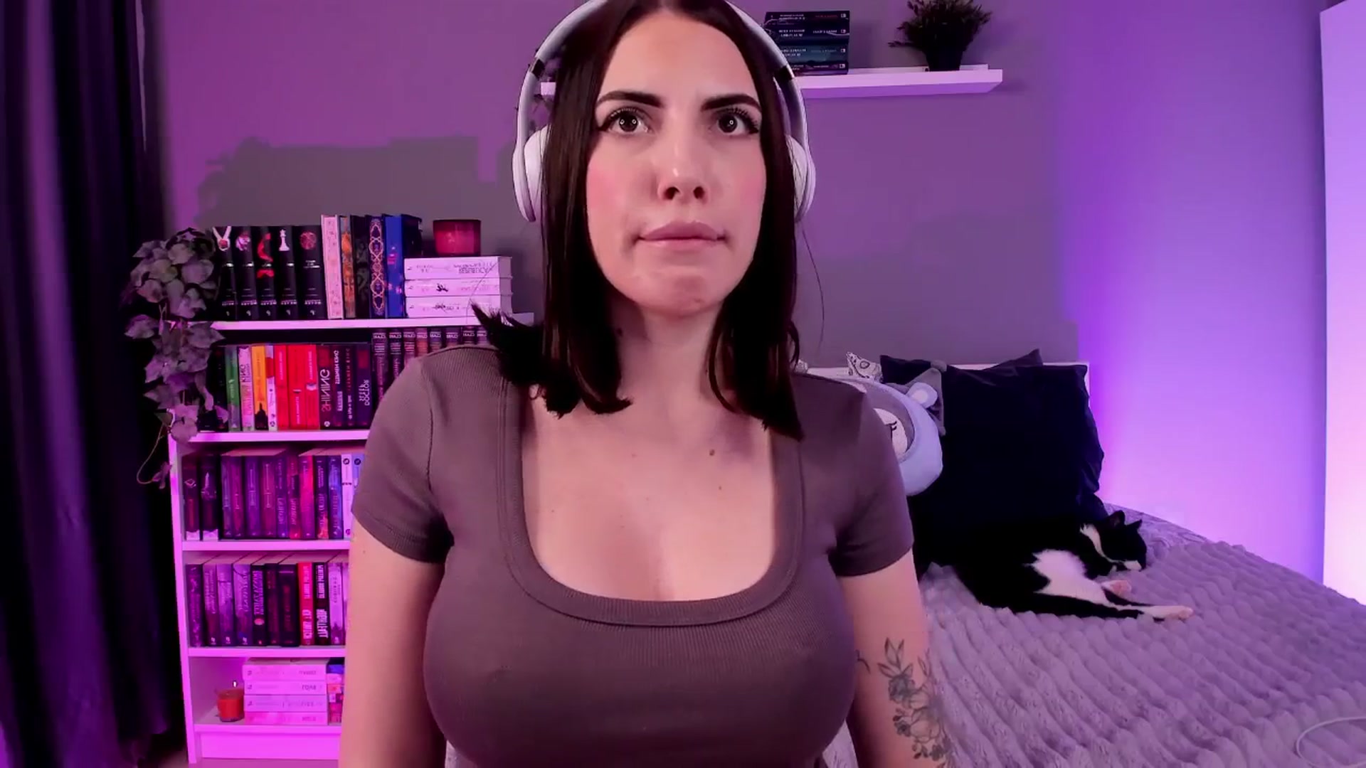 Gallery image thumbnail from BlossomBae's myfreecams stream on, 02/03/2026, 01:15 image 17 of 20