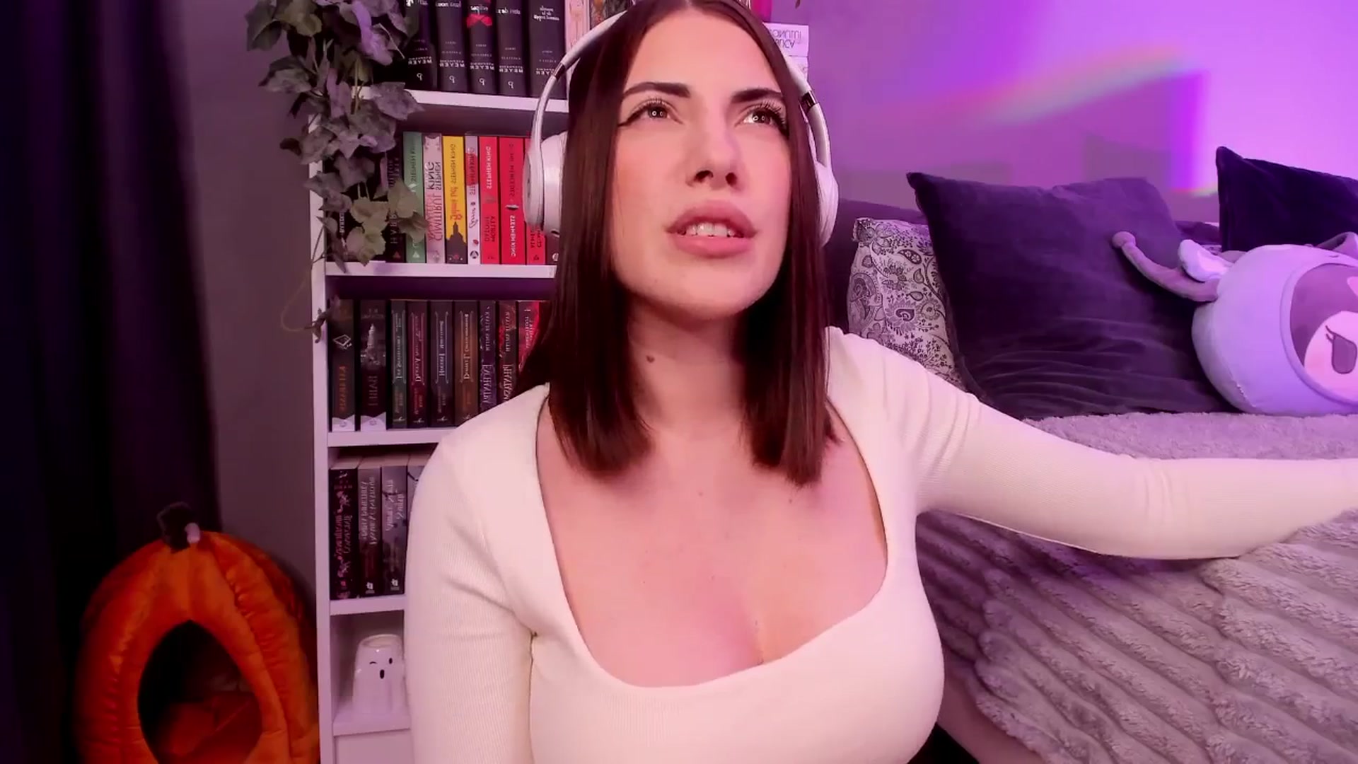 Gallery image thumbnail from BlossomBae's myfreecams stream on, 02/03/2026, 17:59 image 11 of 20