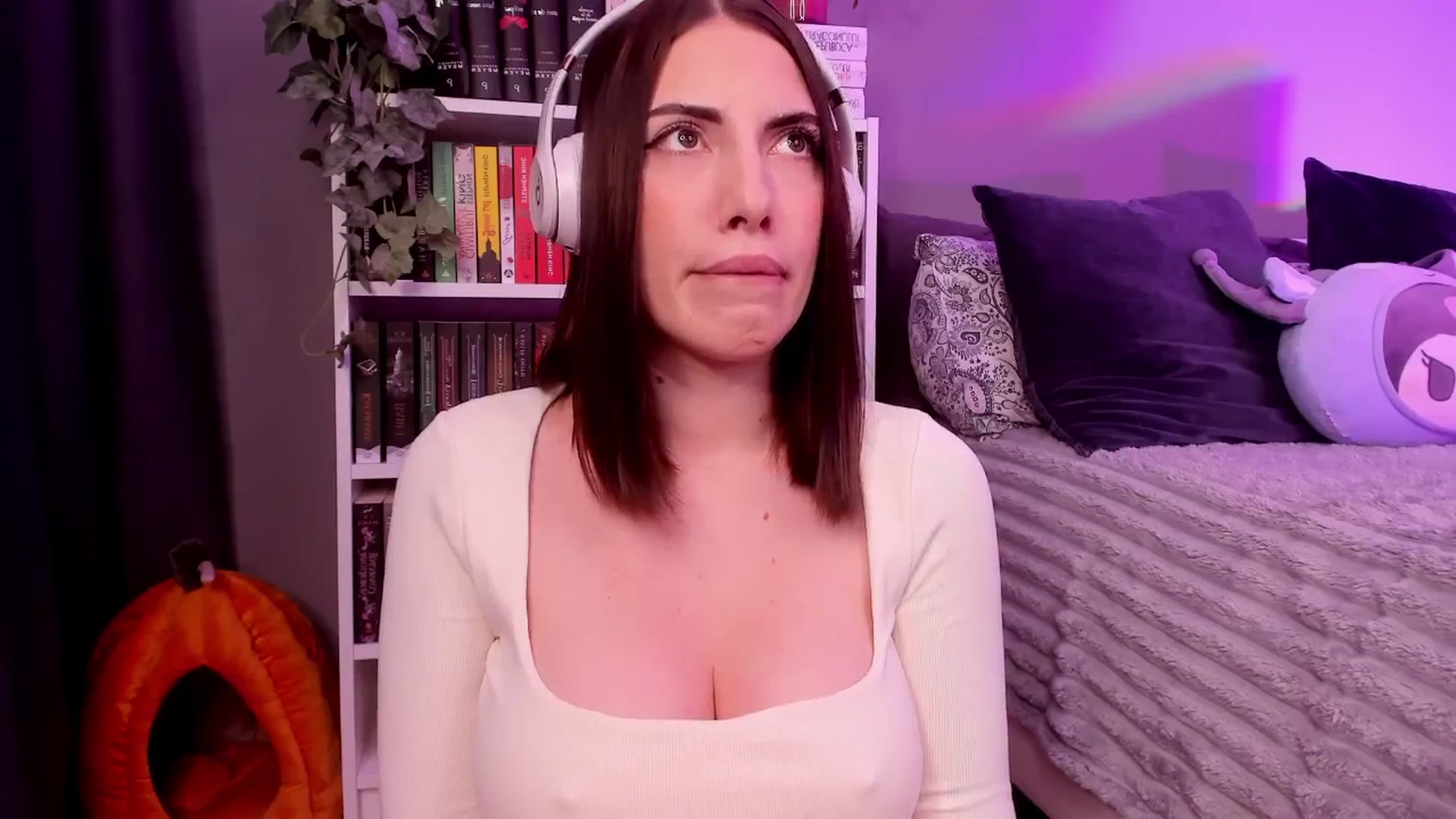 Gallery image thumbnail from BlossomBae's myfreecams stream on, 02/03/2026, 17:59 image 12 of 20