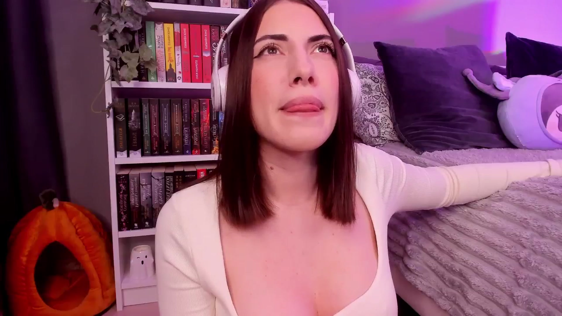 Gallery image thumbnail from BlossomBae's myfreecams stream on, 02/03/2026, 17:59 image 6 of 20
