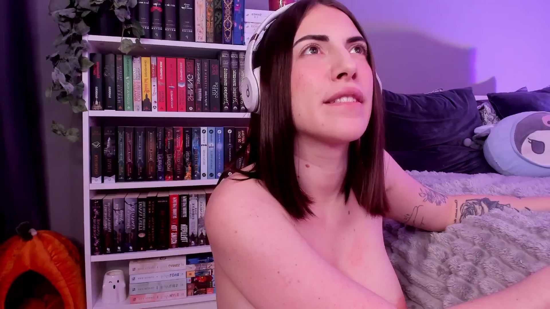 Gallery image thumbnail from BlossomBae's myfreecams stream on, 02/04/2026, 20:40 image 17 of 20