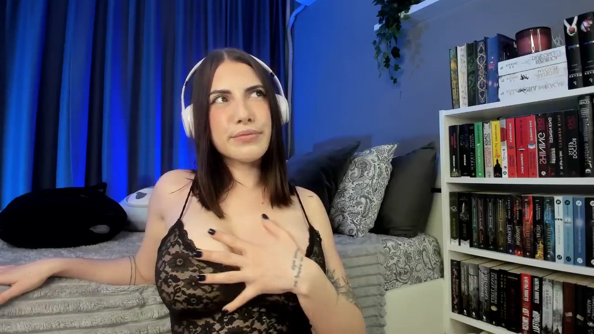 Gallery image thumbnail from BlossomBae's myfreecams stream on, 02/10/2026, 17:45 image 6 of 20