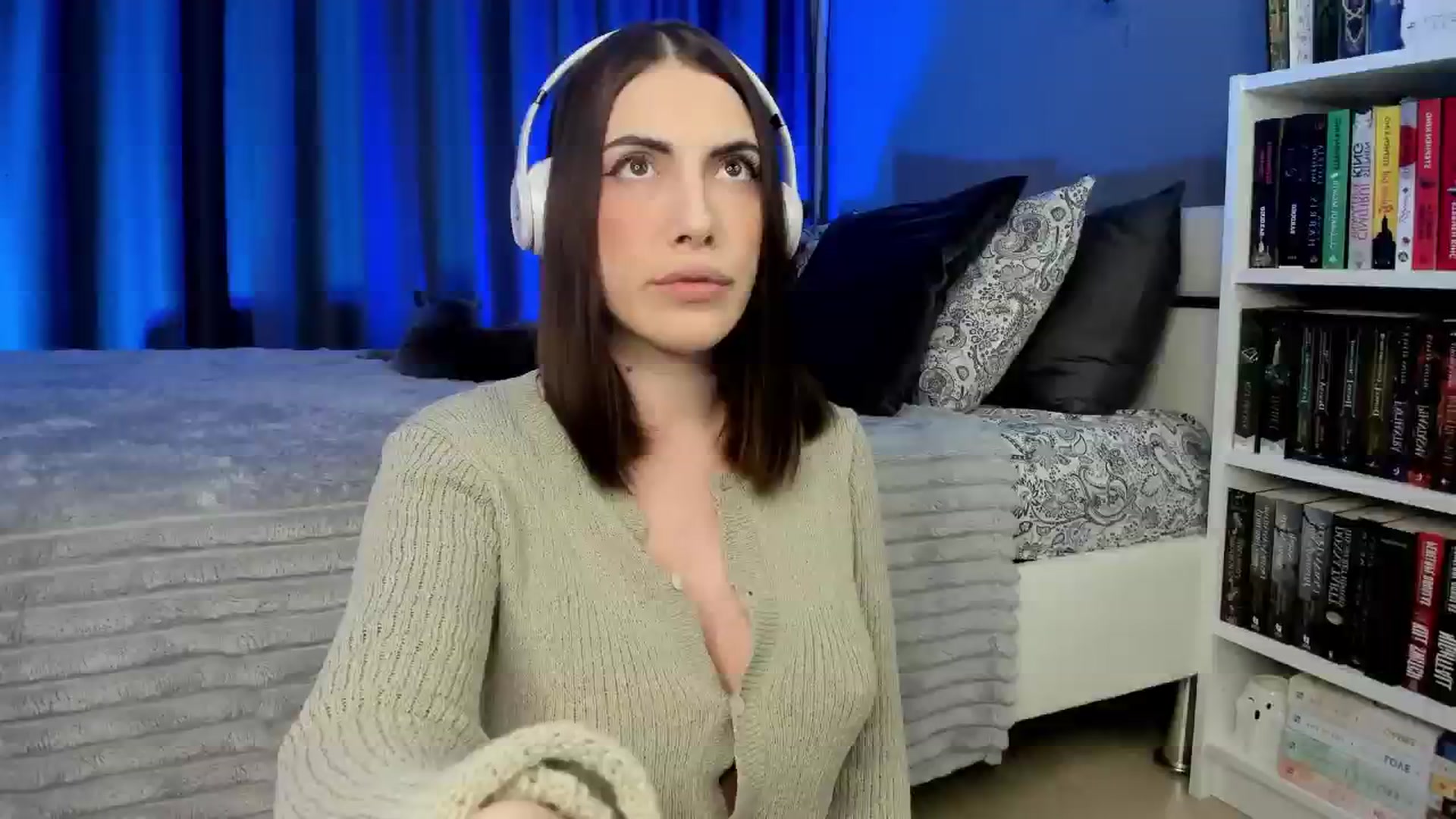 Gallery image thumbnail from BlossomBae's myfreecams stream on, 02/13/2026, 01:26 image 1 of 20