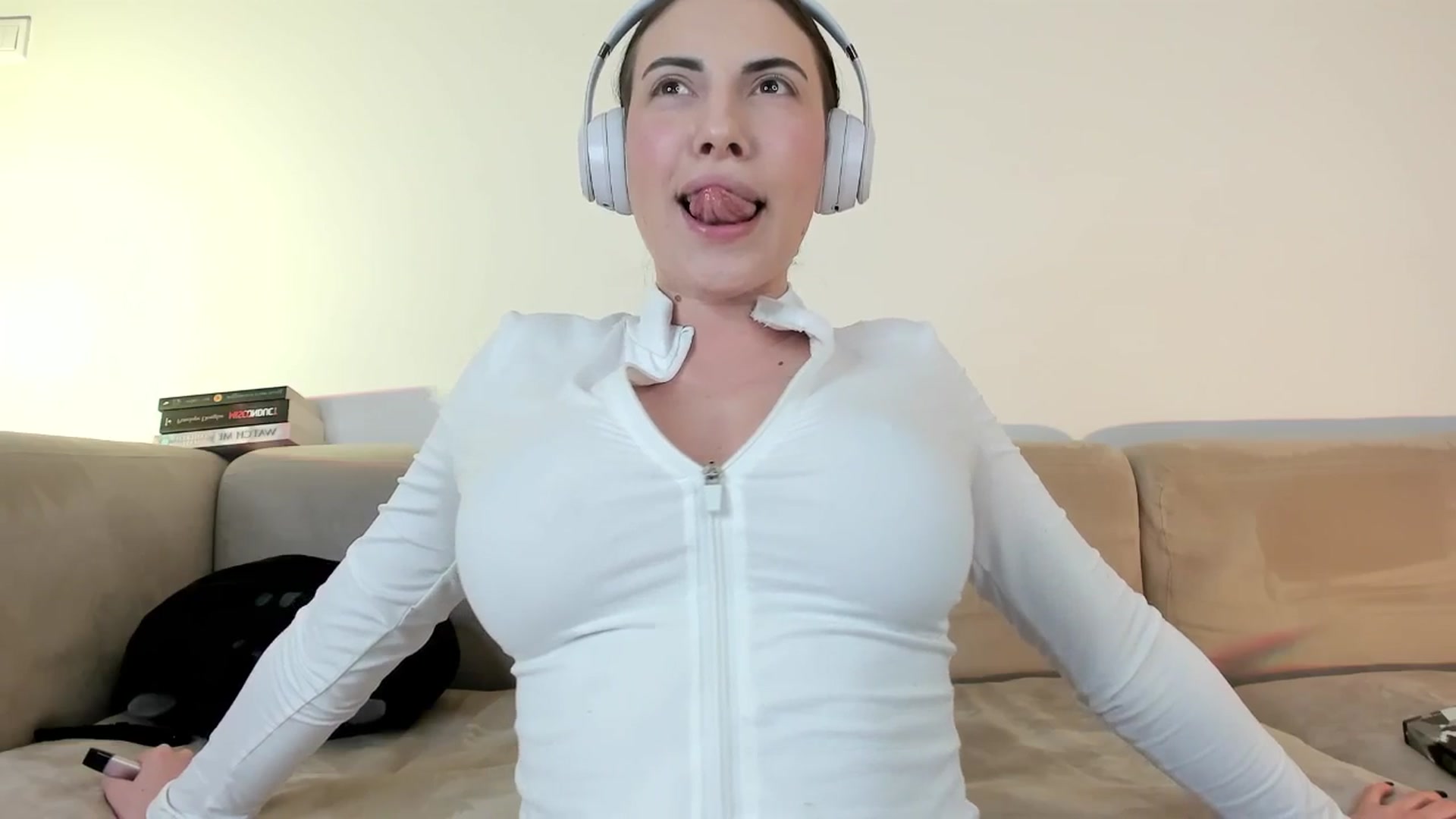 Gallery image thumbnail from BlossomBae's myfreecams stream on, 02/17/2026, 22:31 image 18 of 20