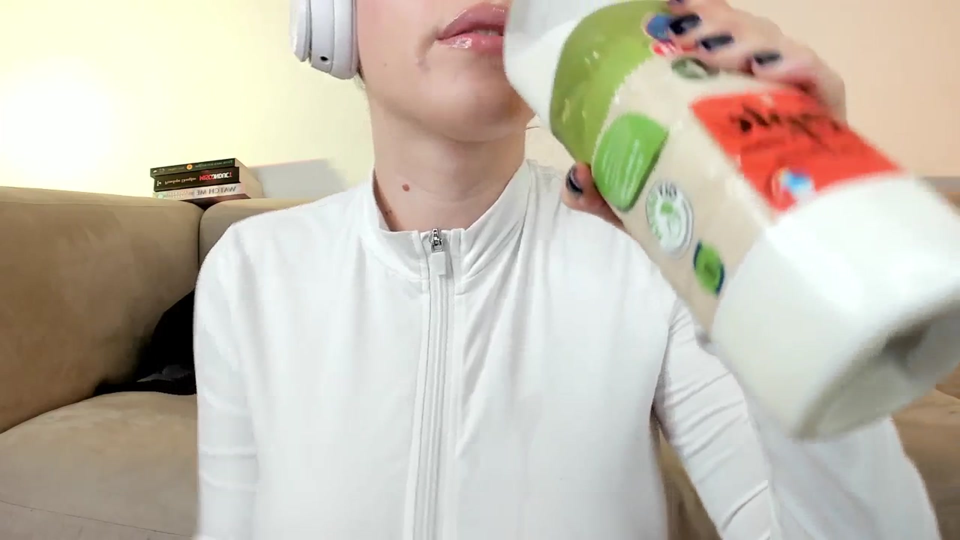 Gallery image thumbnail from BlossomBae's myfreecams stream on, 02/18/2026, 24:02 image 19 of 20