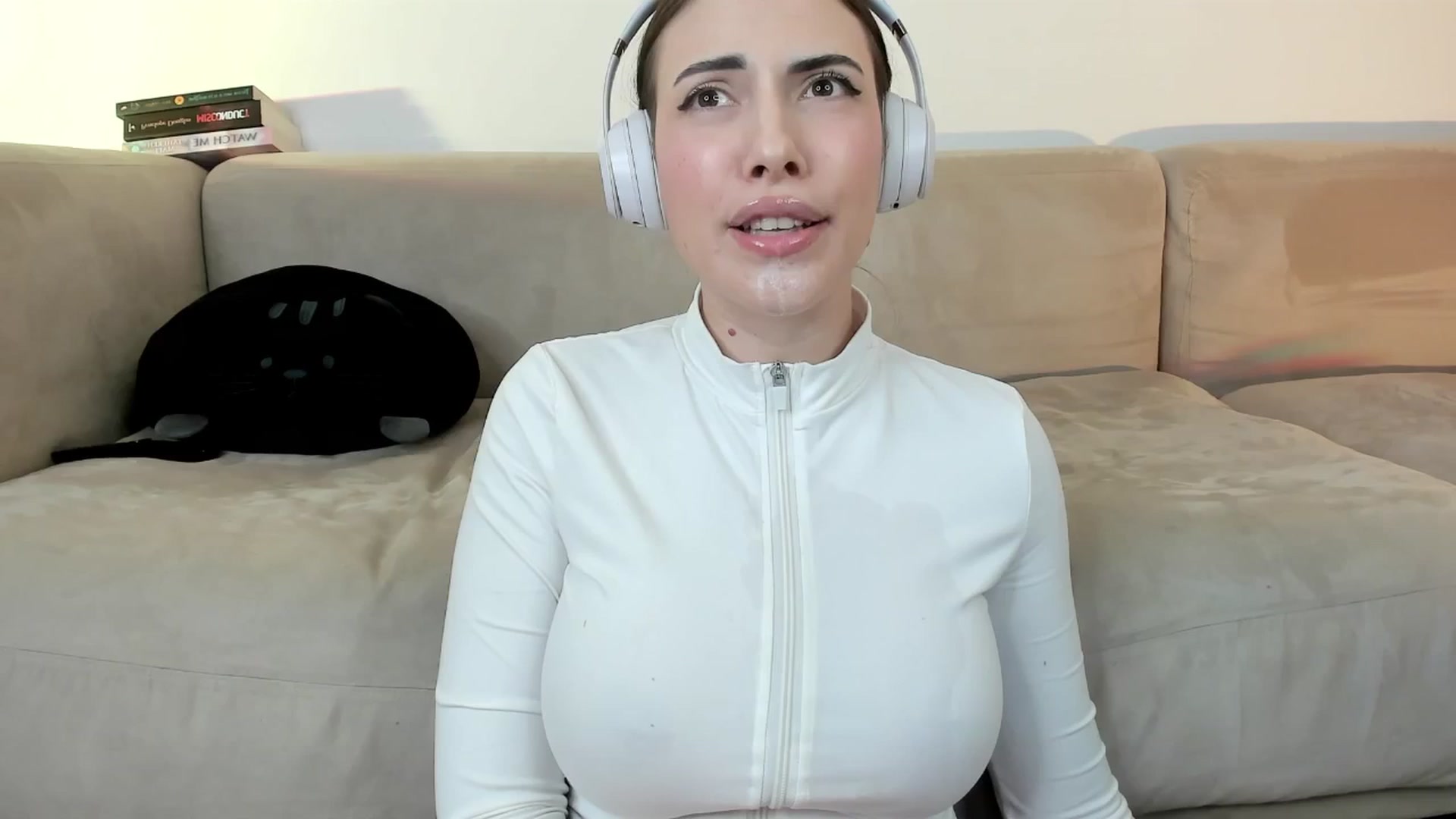 Gallery image thumbnail from BlossomBae's myfreecams stream on, 02/18/2026, 01:09 image 1 of 20