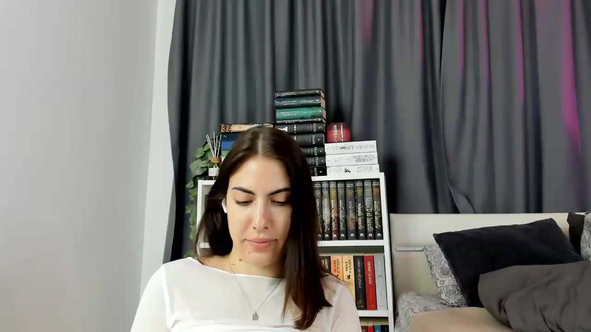Gallery image thumbnail from BlossomBae's myfreecams stream on, 05/06/2026, 22:26 image 14 of 20