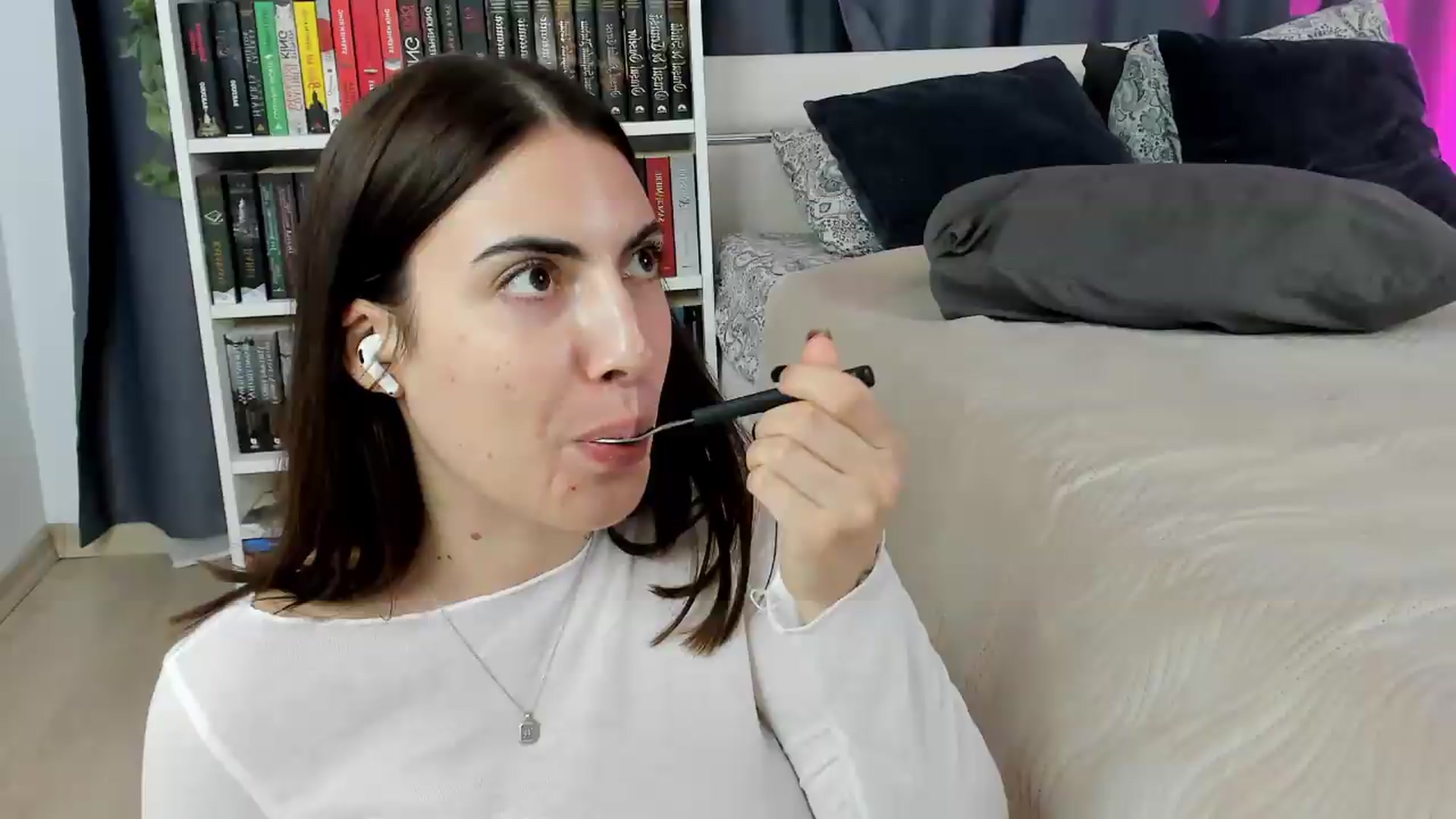 Gallery image thumbnail from BlossomBae's myfreecams stream on, 05/06/2026, 22:26 image 12 of 20
