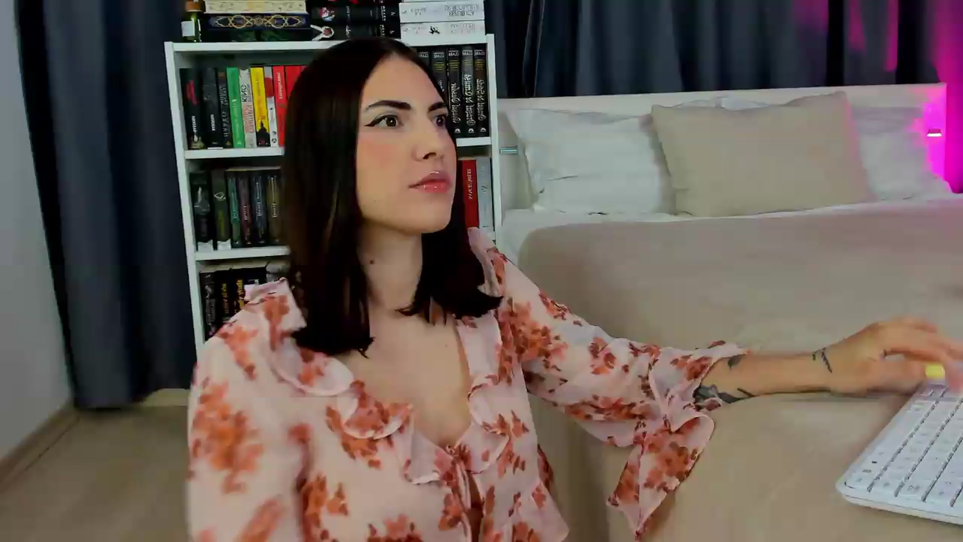 Gallery image thumbnail from BlossomBae's myfreecams stream on, 05/21/2026, 19:44 image 5 of 20