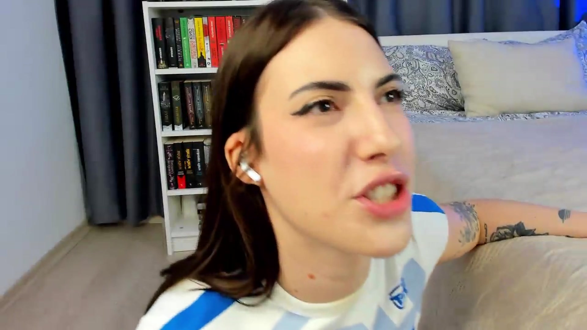 Gallery image thumbnail from BlossomBae's myfreecams stream on, 05/28/2026, 20:17 image 19 of 20