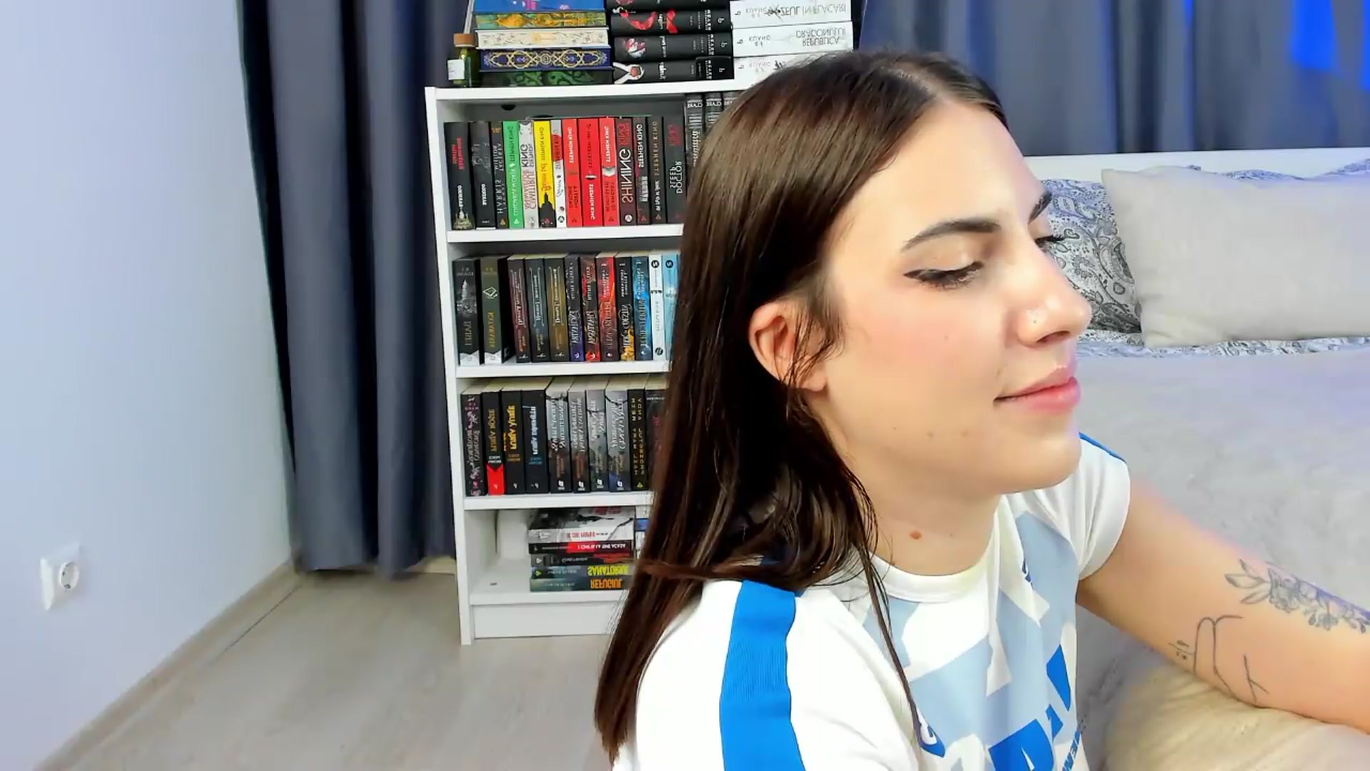 Gallery image thumbnail from BlossomBae's myfreecams stream on, 05/28/2026, 20:49 image 4 of 20