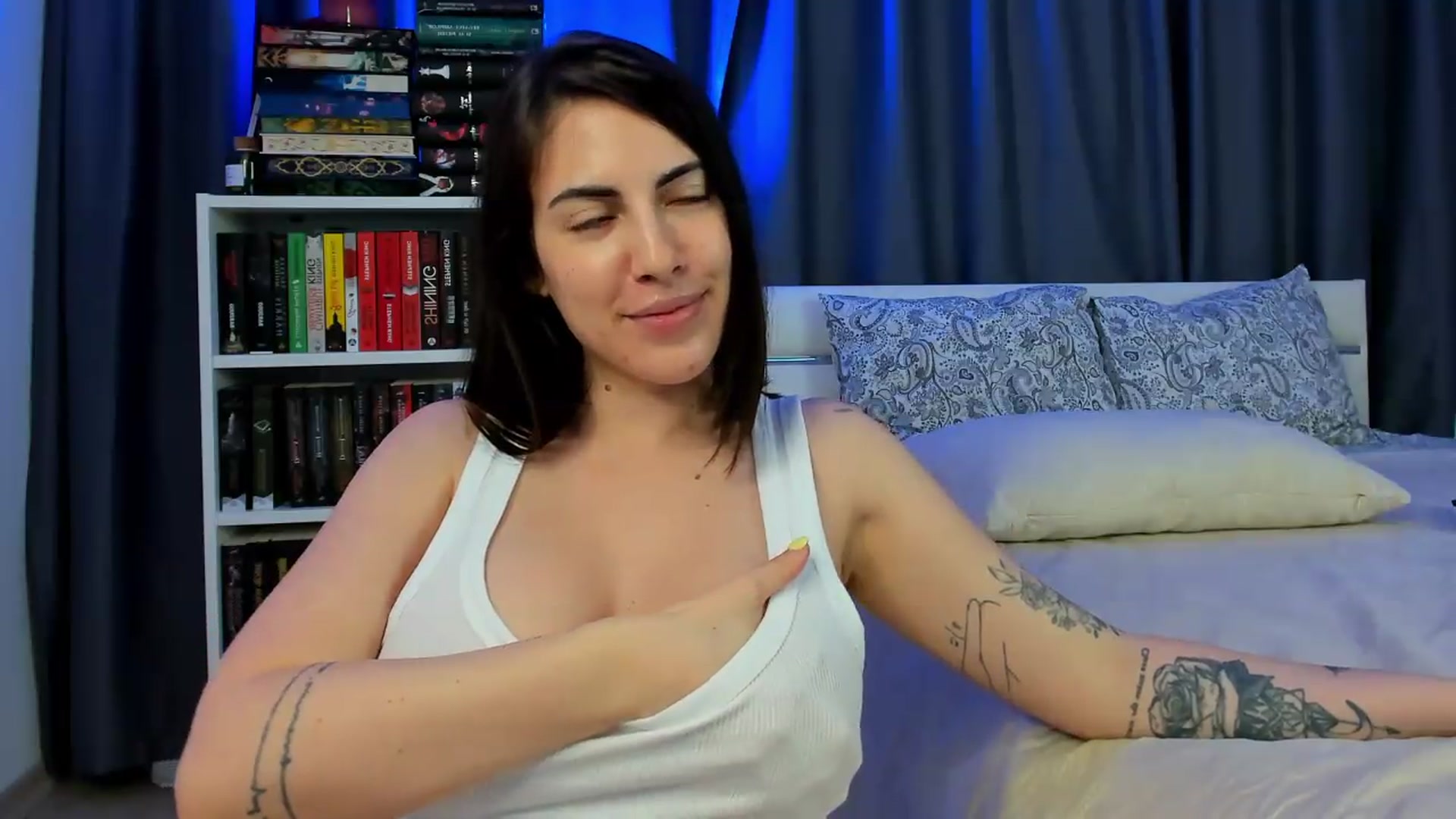 Gallery image thumbnail from BlossomBae's myfreecams stream on, 06/02/2026, 20:06 image 10 of 20