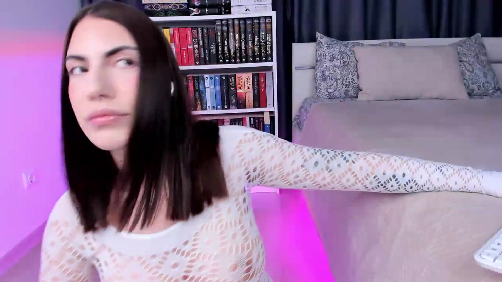 Gallery image thumbnail from BlossomBae's myfreecams stream on, 06/11/2026, 18:31 image 13 of 20