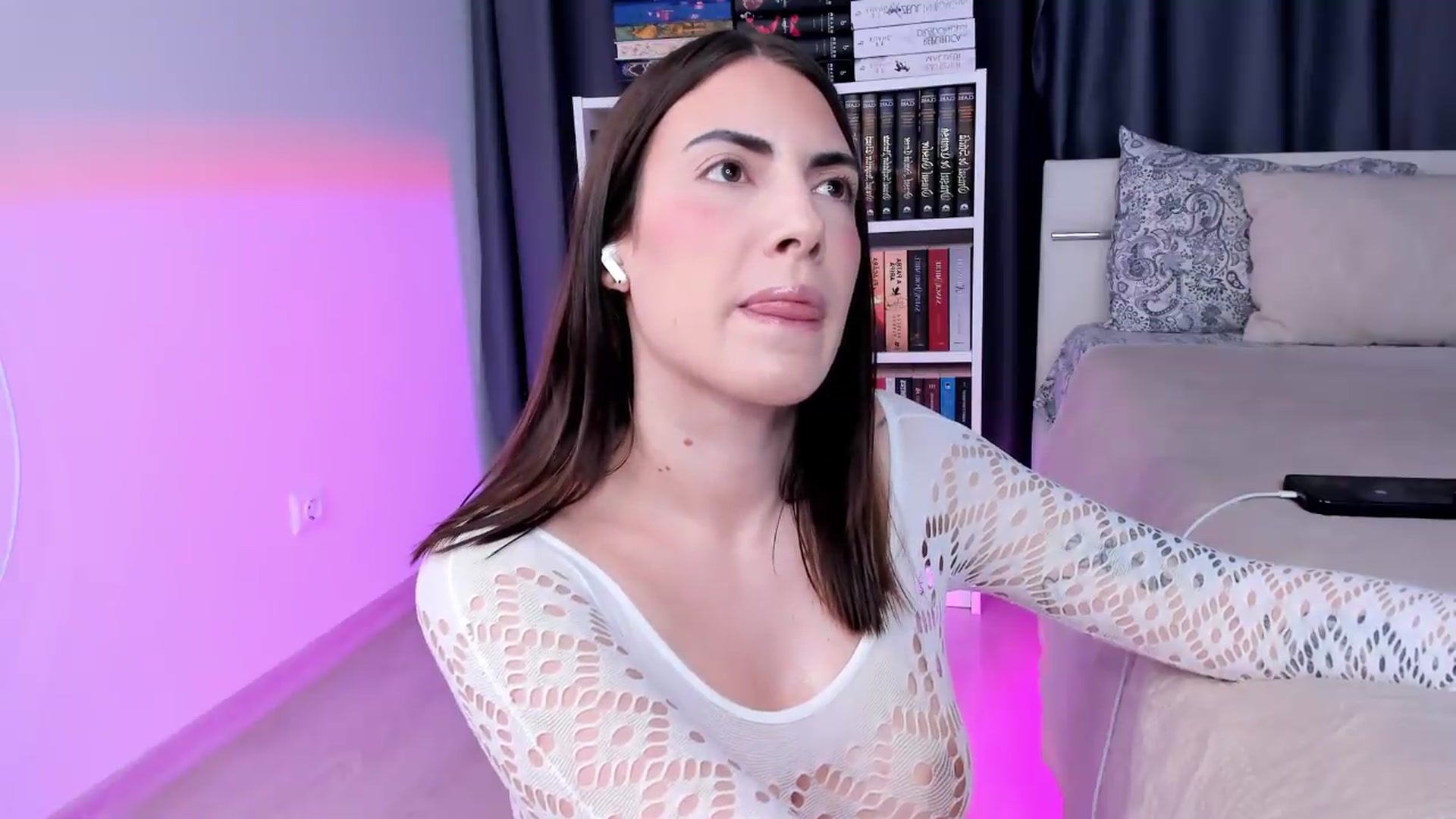 Gallery image thumbnail from BlossomBae's myfreecams stream on, 06/11/2026, 20:39 image 13 of 20