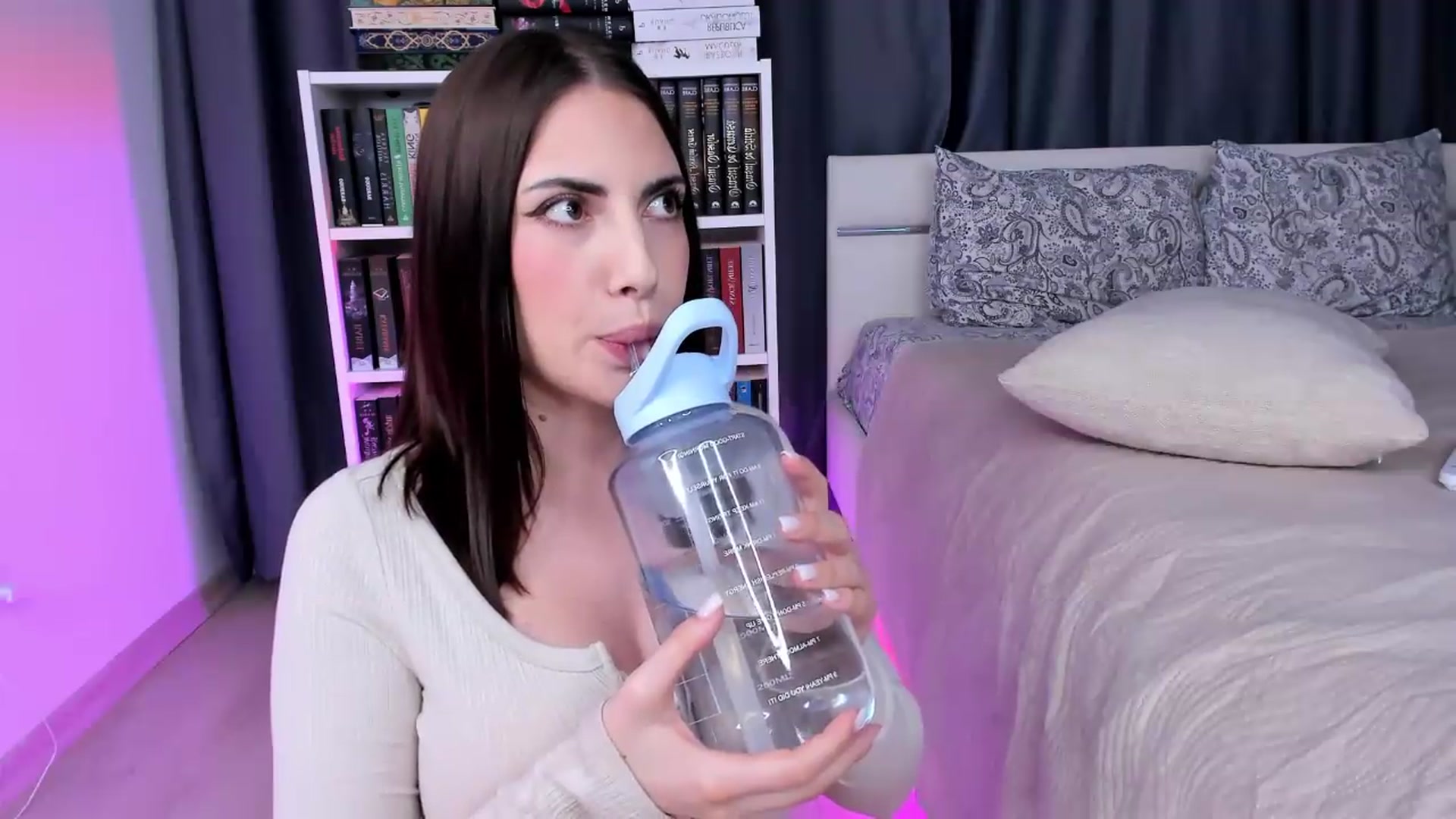 Gallery image thumbnail from BlossomBae's myfreecams stream on, 06/18/2026, 20:28 image 20 of 20