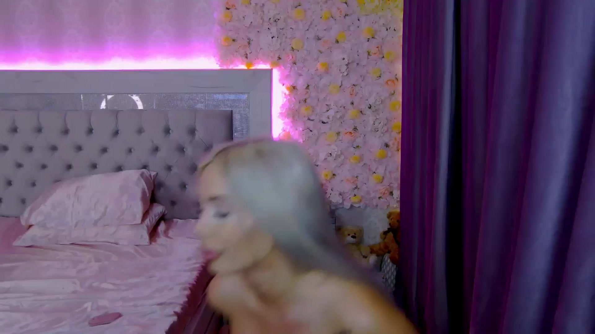 Gallery image thumbnail from BlossomBia's myfreecams stream on, 01/03/2026, 19:38 image 1 of 20