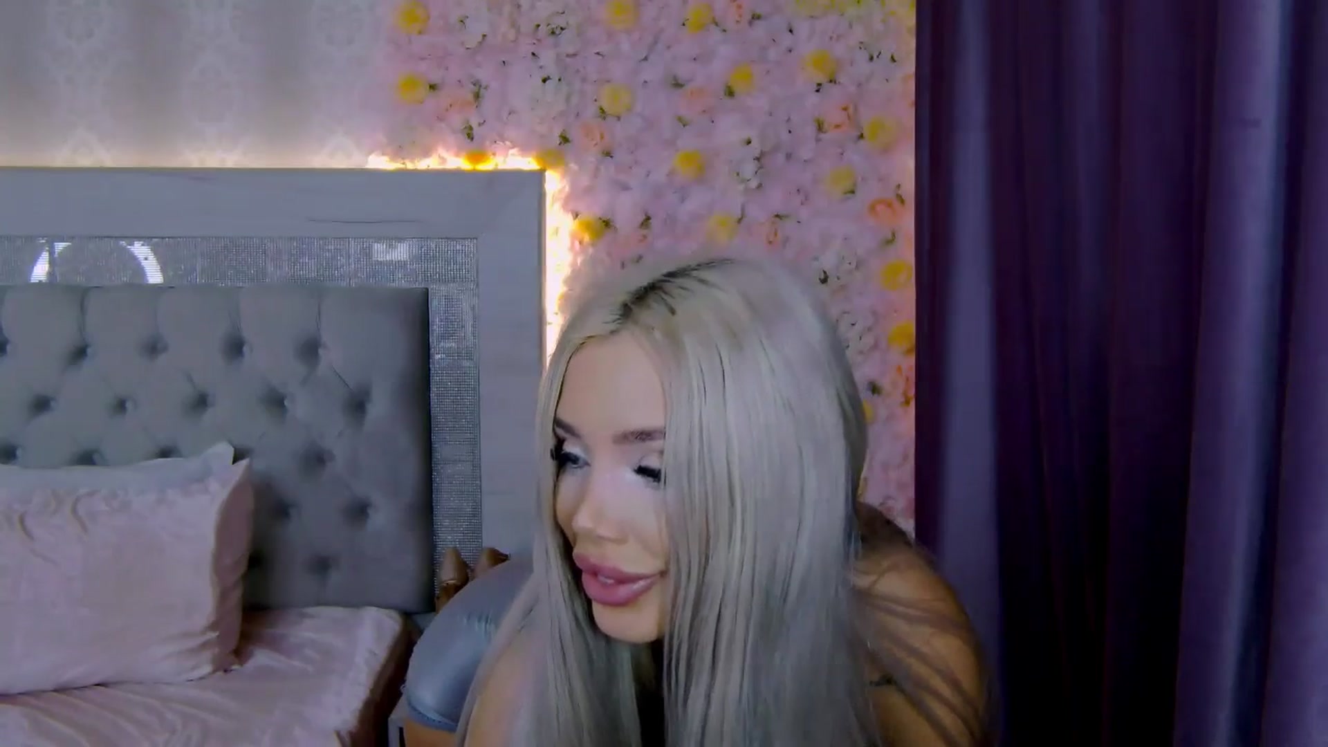 Gallery image thumbnail from BlossomBia's myfreecams stream on, 01/04/2026, 09:37 image 2 of 20