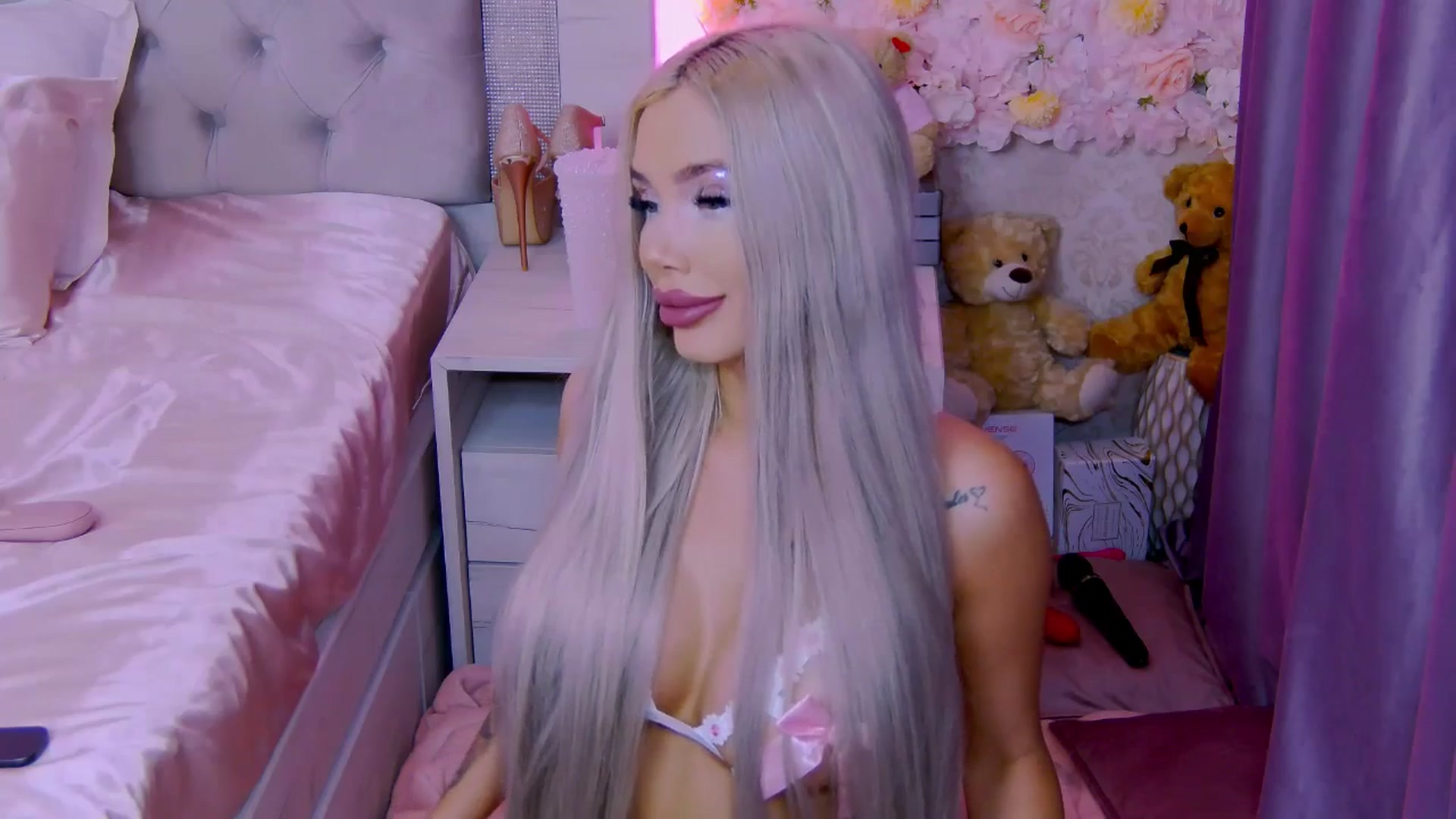 Gallery image thumbnail from BlossomBia's myfreecams stream on, 01/05/2026, 08:07 image 14 of 20