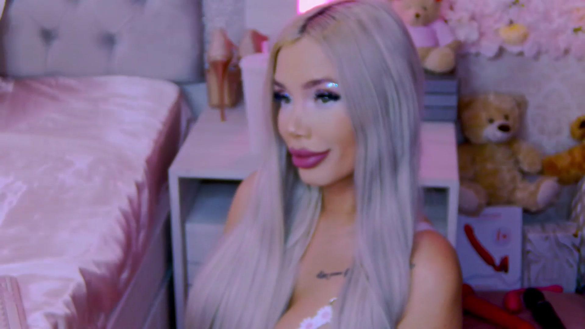 Gallery image thumbnail from BlossomBia's myfreecams stream on, 01/05/2026, 08:07 image 9 of 20
