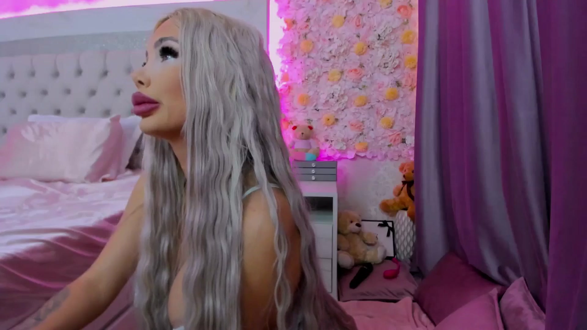 Gallery image thumbnail from BlossomBia's myfreecams stream on, 01/11/2026, 09:55 image 7 of 20