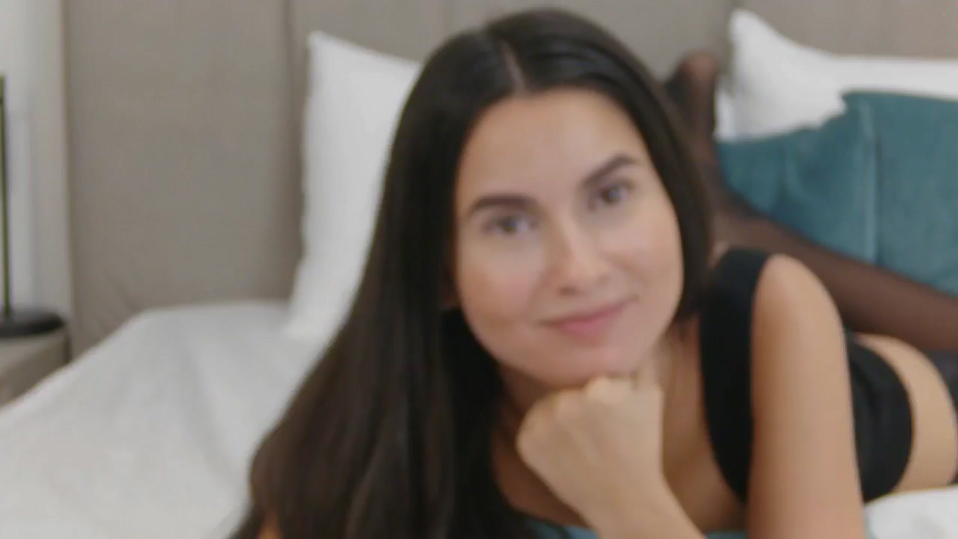 Gallery image thumbnail from BlossomBreeze's myfreecams stream on, 08/24/2025, 16:33 image 18 of 20