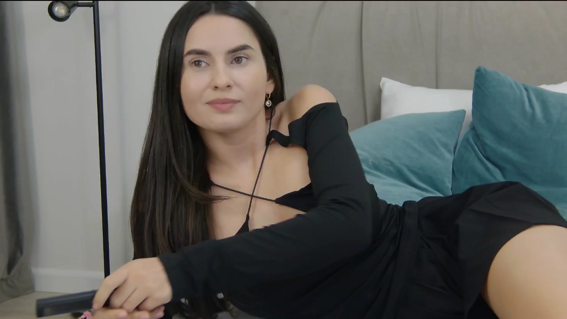 Gallery image thumbnail from BlossomBreeze's myfreecams stream on, 12/13/2025, 20:00 image 18 of 20