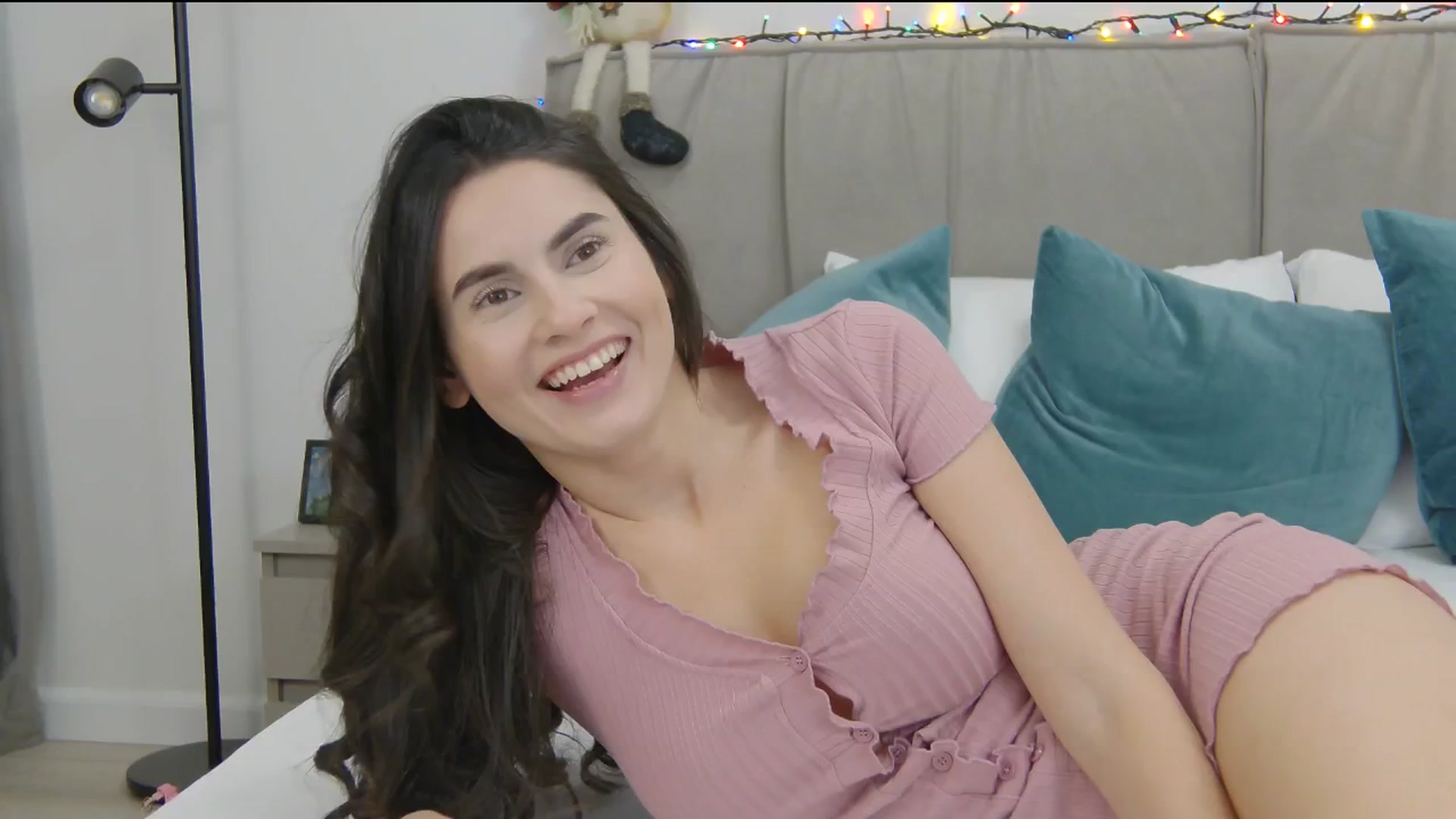 Gallery image thumbnail from BlossomBreeze's myfreecams stream on, 12/16/2025, 14:41 image 19 of 20