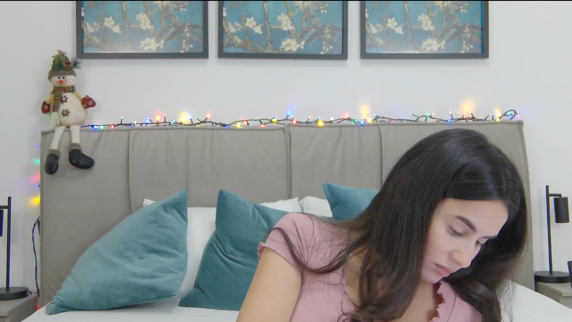 Gallery image thumbnail from BlossomBreeze's myfreecams stream on, 12/16/2025, 14:41 image 9 of 20