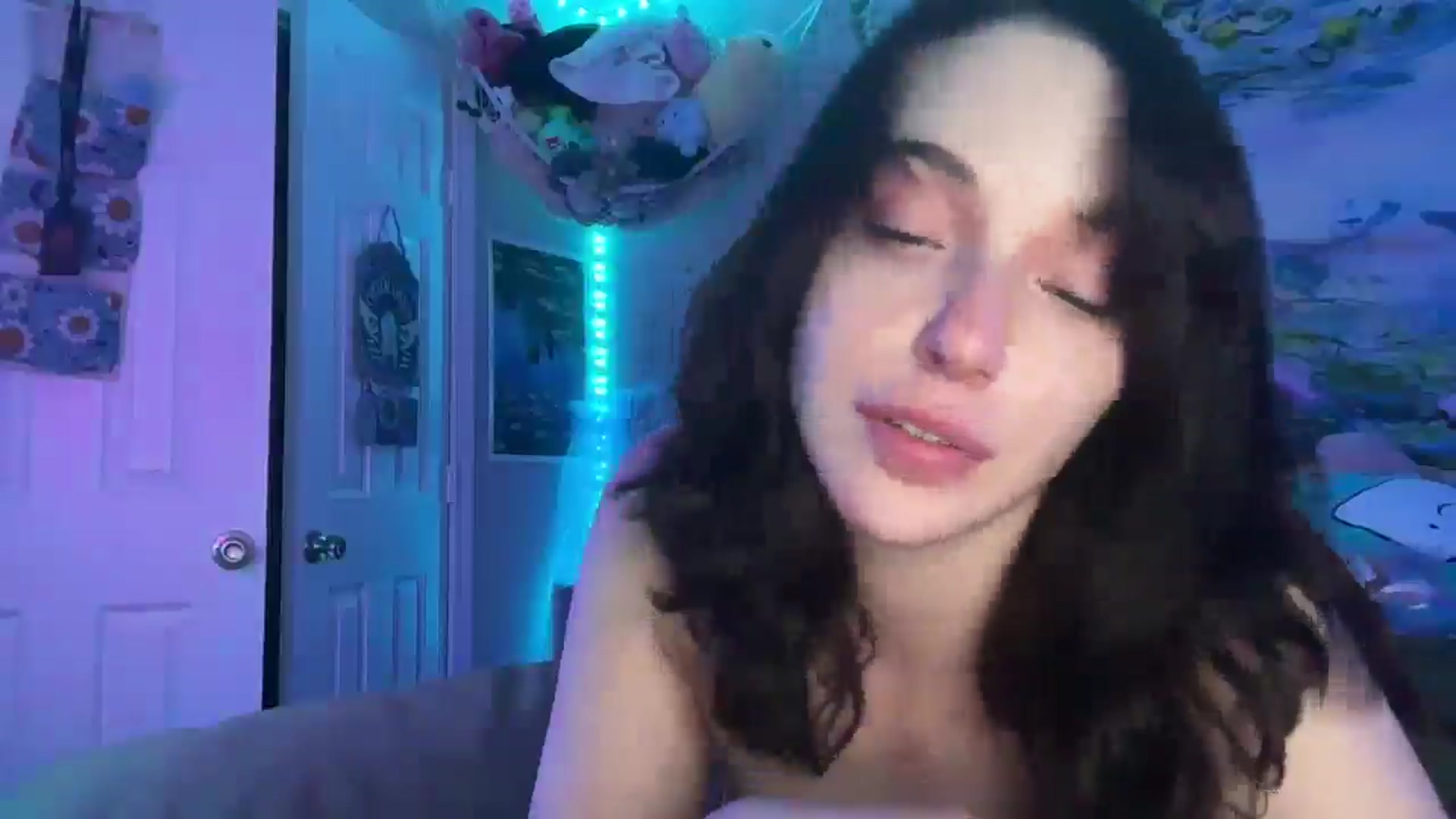Gallery image thumbnail from Blov3's myfreecams stream on, 01/29/2025, 09:22 image 6 of 20