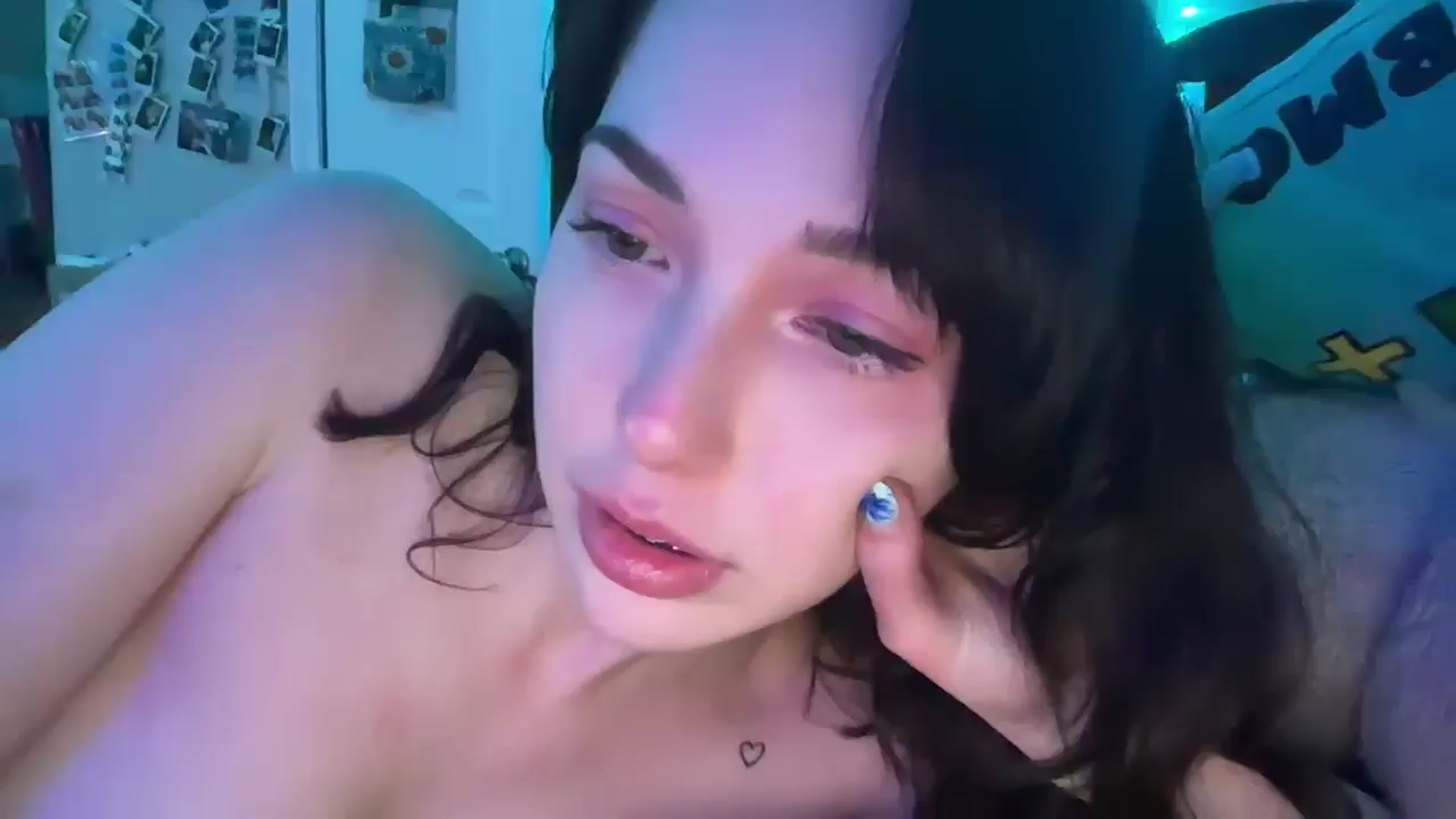 Gallery image thumbnail from Blov3's myfreecams stream on, 01/29/2025, 09:49 image 10 of 20