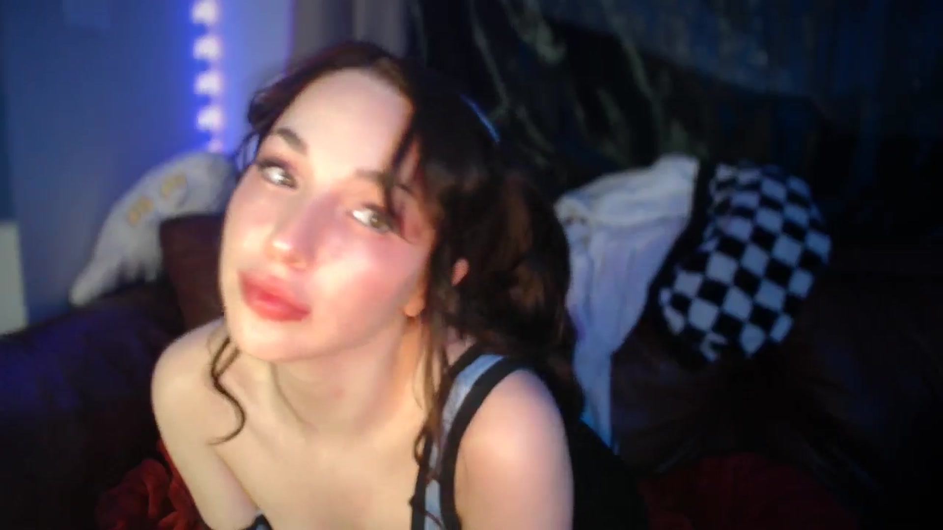 Gallery image thumbnail from Blov3's myfreecams stream on, 02/09/2025, 10:18 image 11 of 20