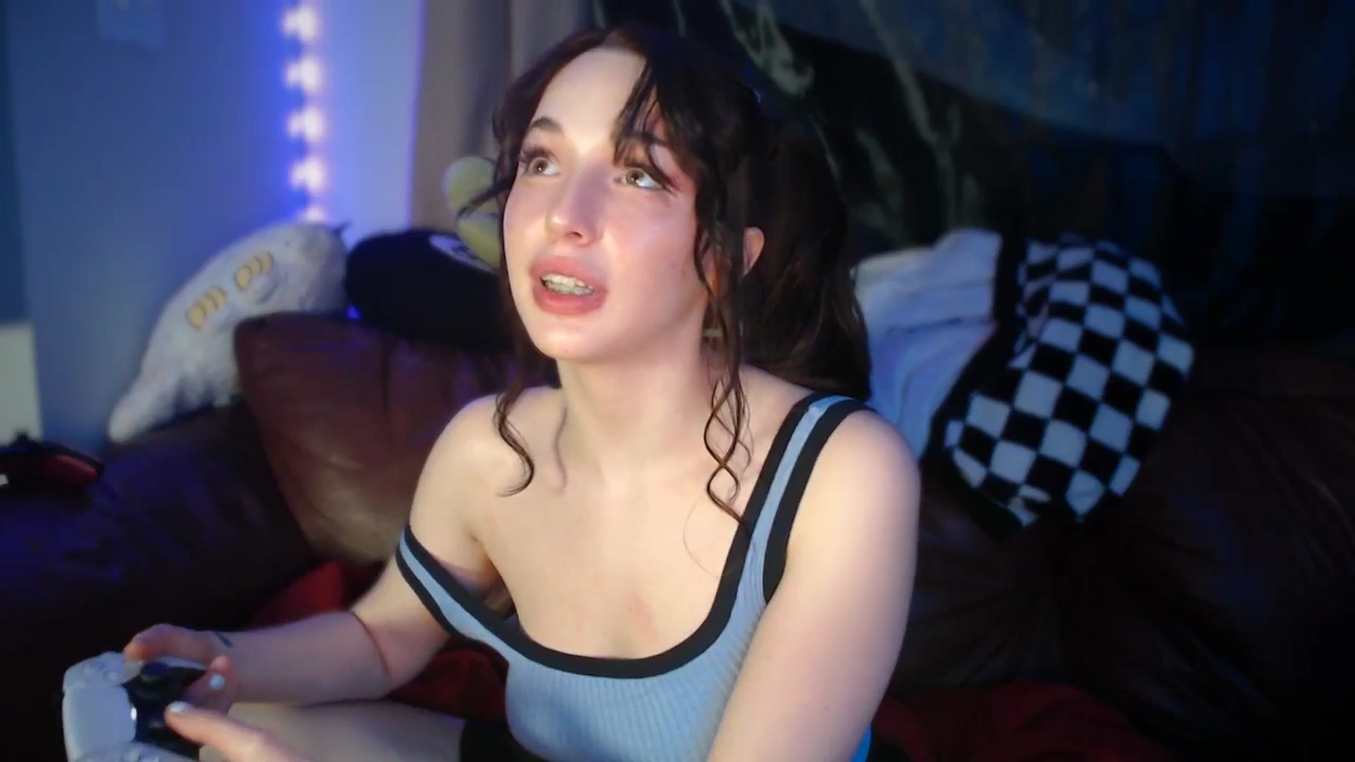 Gallery image thumbnail from Blov3's myfreecams stream on, 02/09/2025, 10:18 image 19 of 20