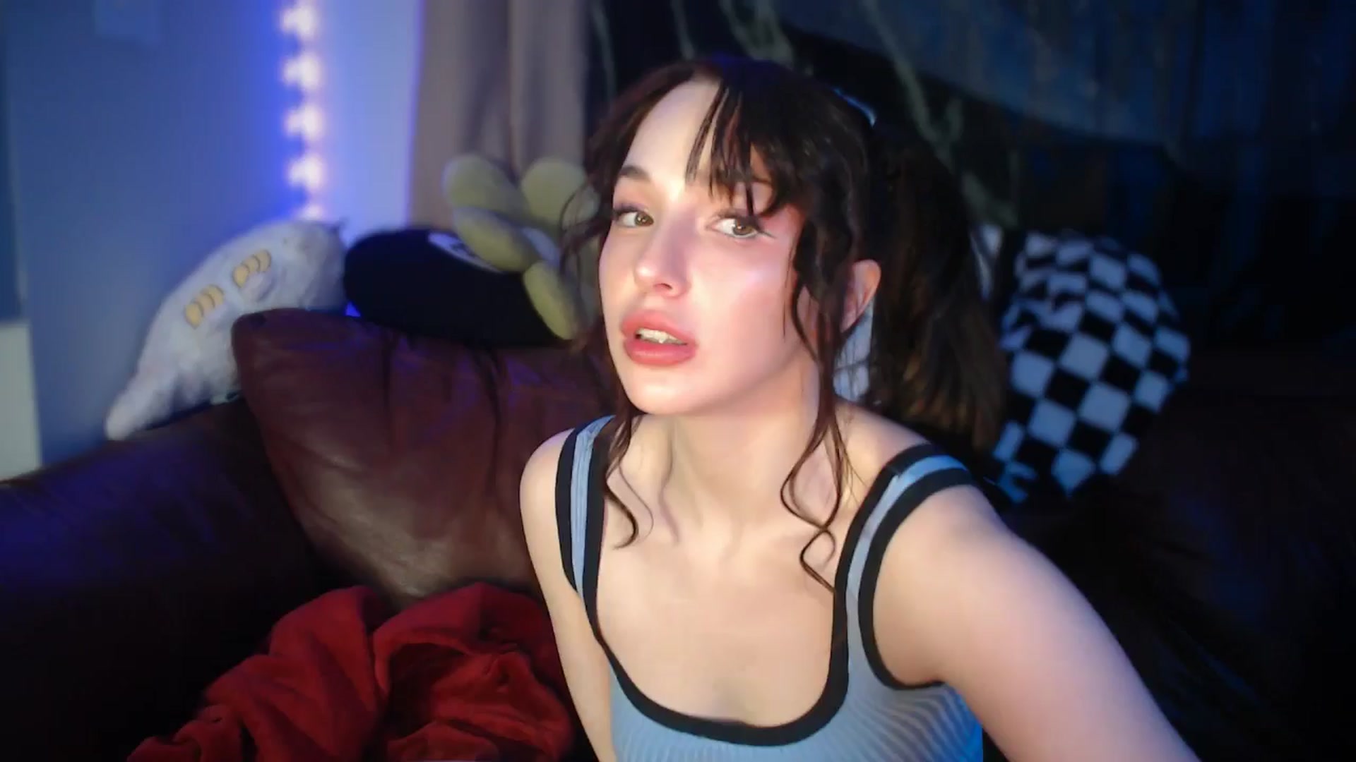 Gallery image thumbnail from Blov3's myfreecams stream on, 02/09/2025, 10:18 image 1 of 20