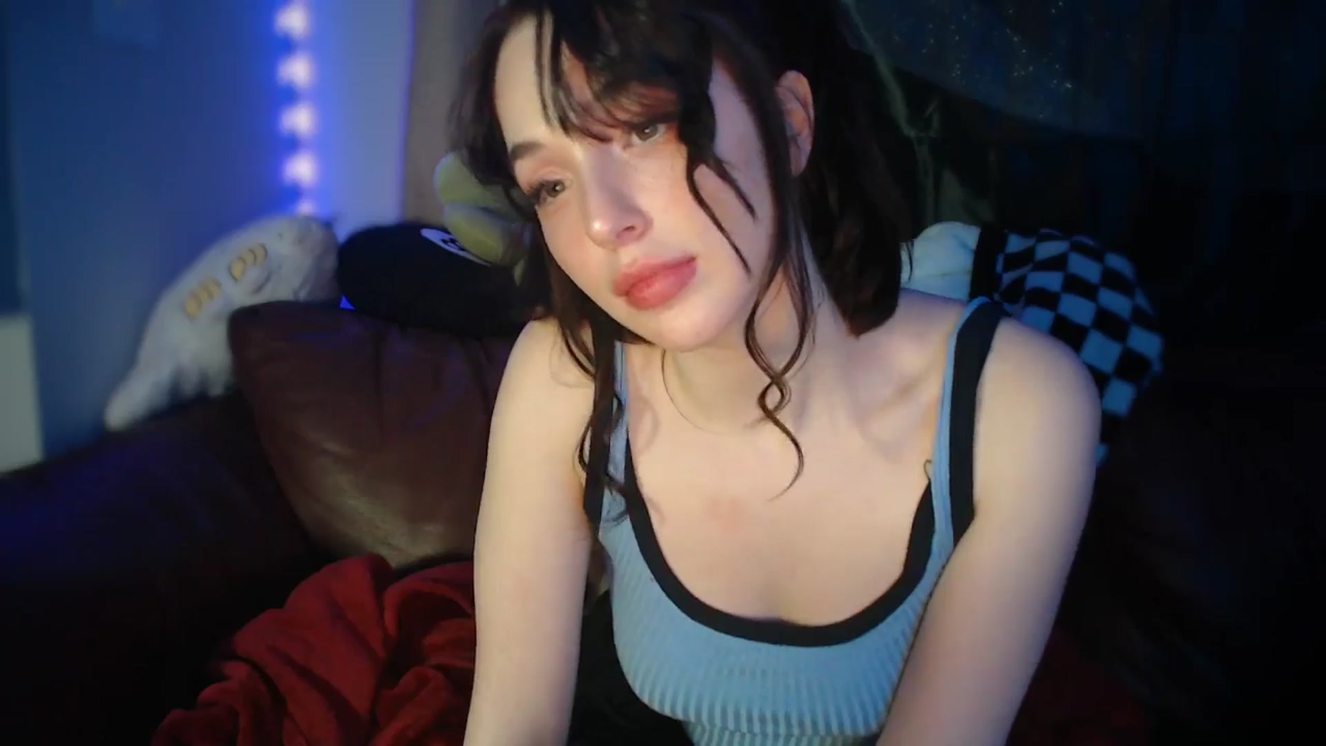Gallery image thumbnail from Blov3's myfreecams stream on, 02/09/2025, 10:18 image 7 of 20