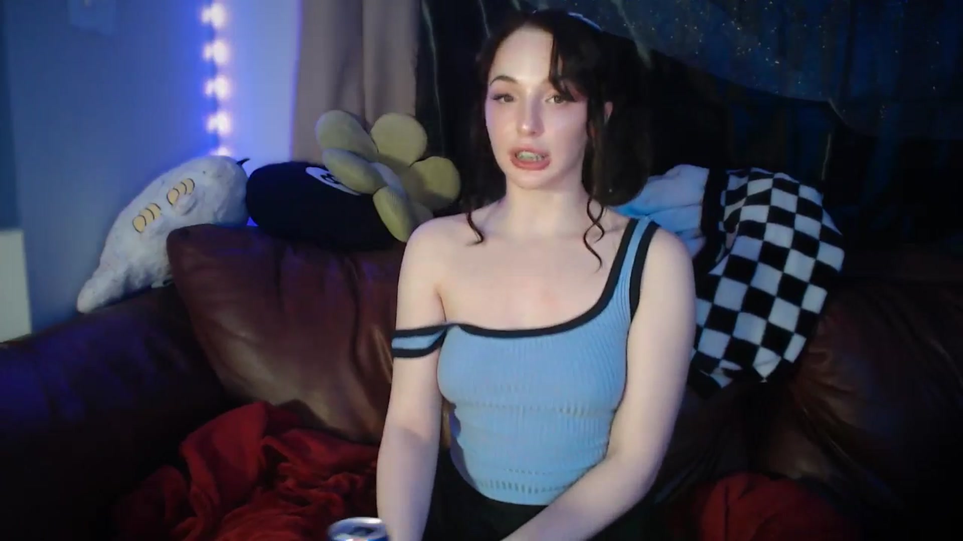 Gallery image thumbnail from Blov3's myfreecams stream on, 02/09/2025, 10:18 image 12 of 20