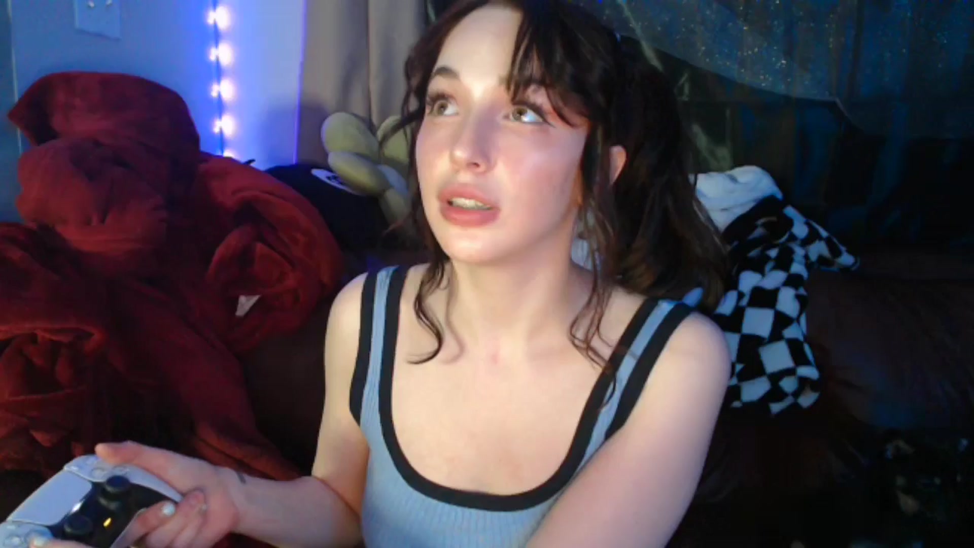 Gallery image thumbnail from Blov3's myfreecams stream on, 02/09/2025, 10:37 image 16 of 20