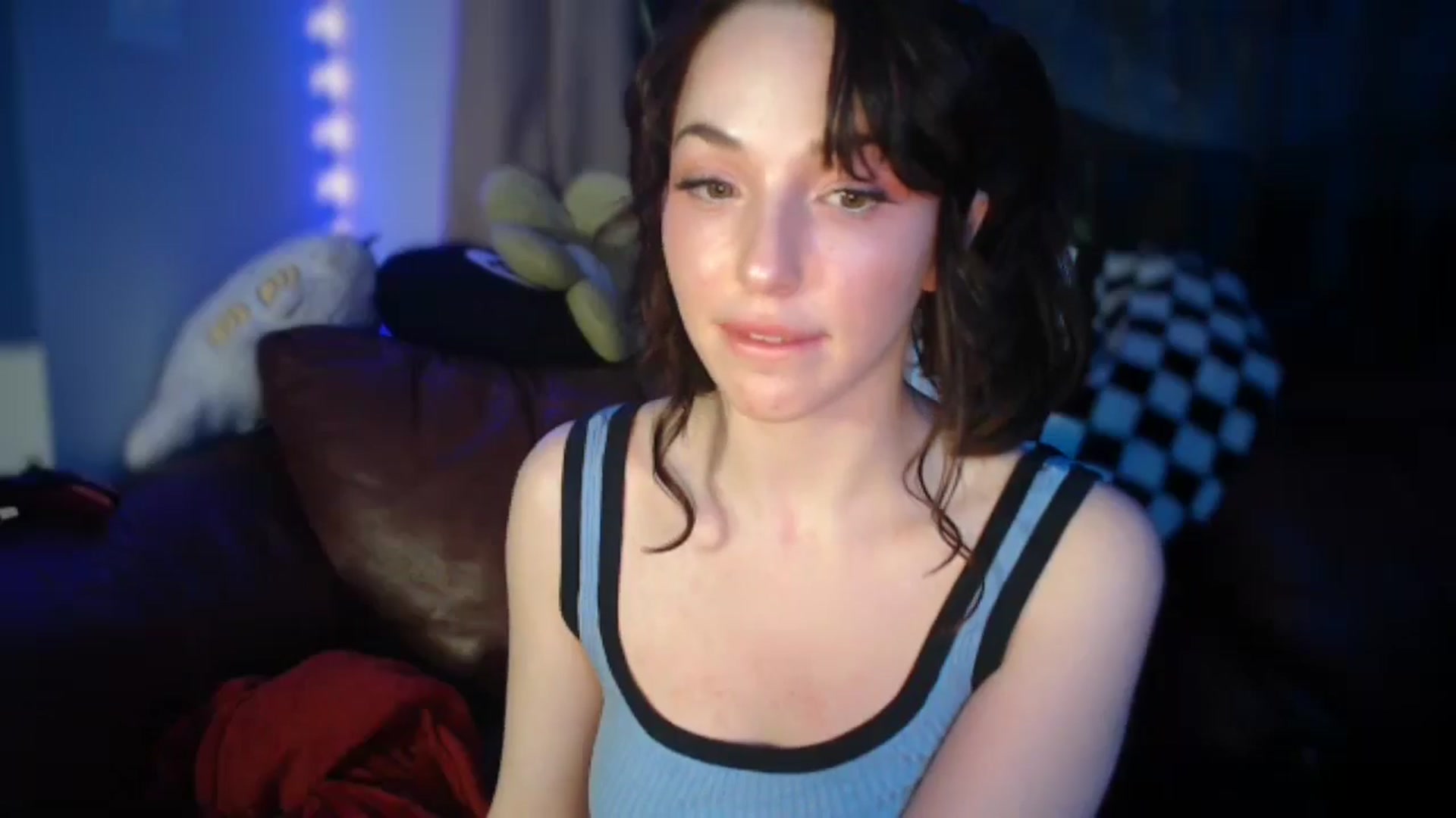 Gallery image thumbnail from Blov3's myfreecams stream on, 02/09/2025, 10:37 image 7 of 20