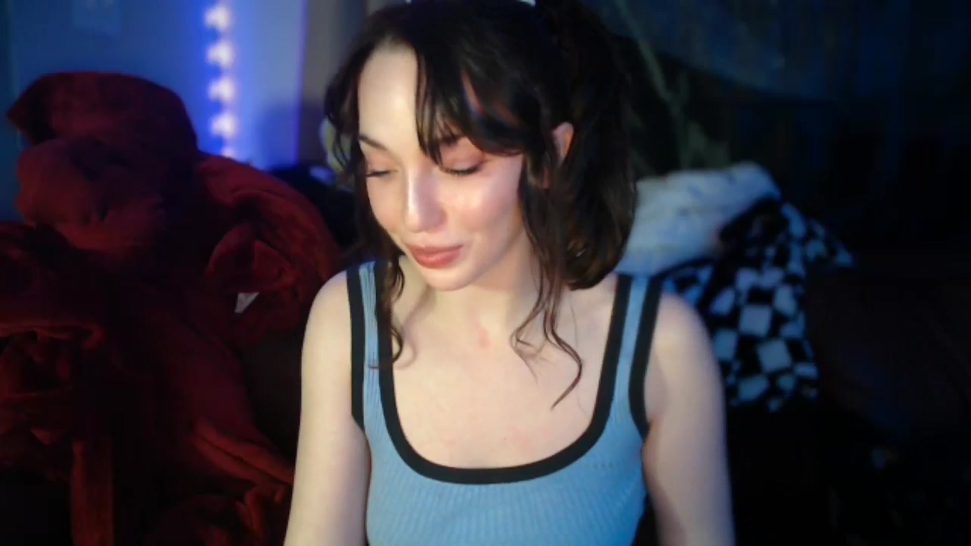 Gallery image thumbnail from Blov3's myfreecams stream on, 02/09/2025, 10:37 image 15 of 20