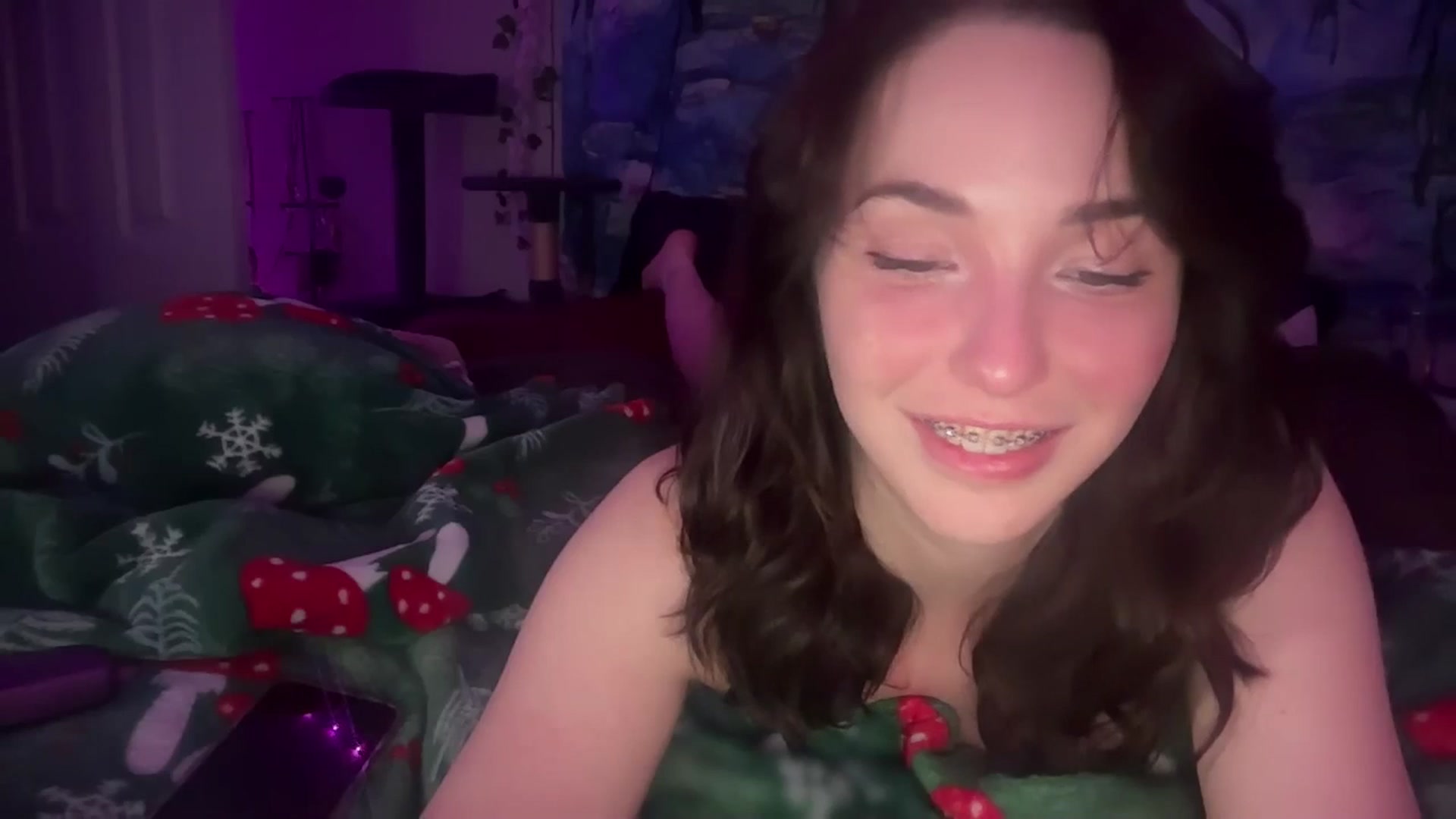 Gallery image thumbnail from Blov3's myfreecams stream on, 02/16/2025, 15:58 image 17 of 20