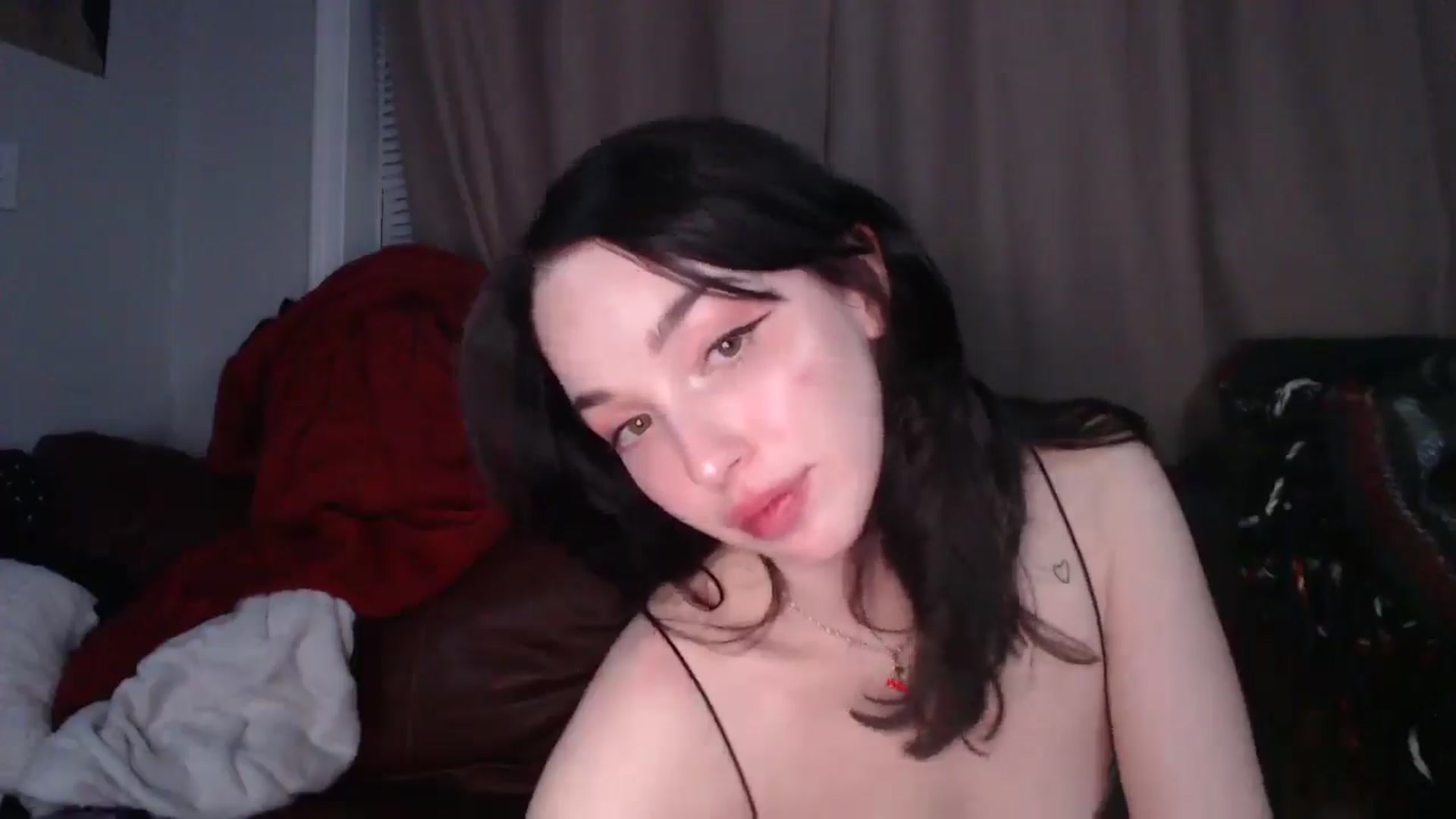 Gallery image thumbnail from Blov3's myfreecams stream on, 04/04/2025, 09:41 image 16 of 20