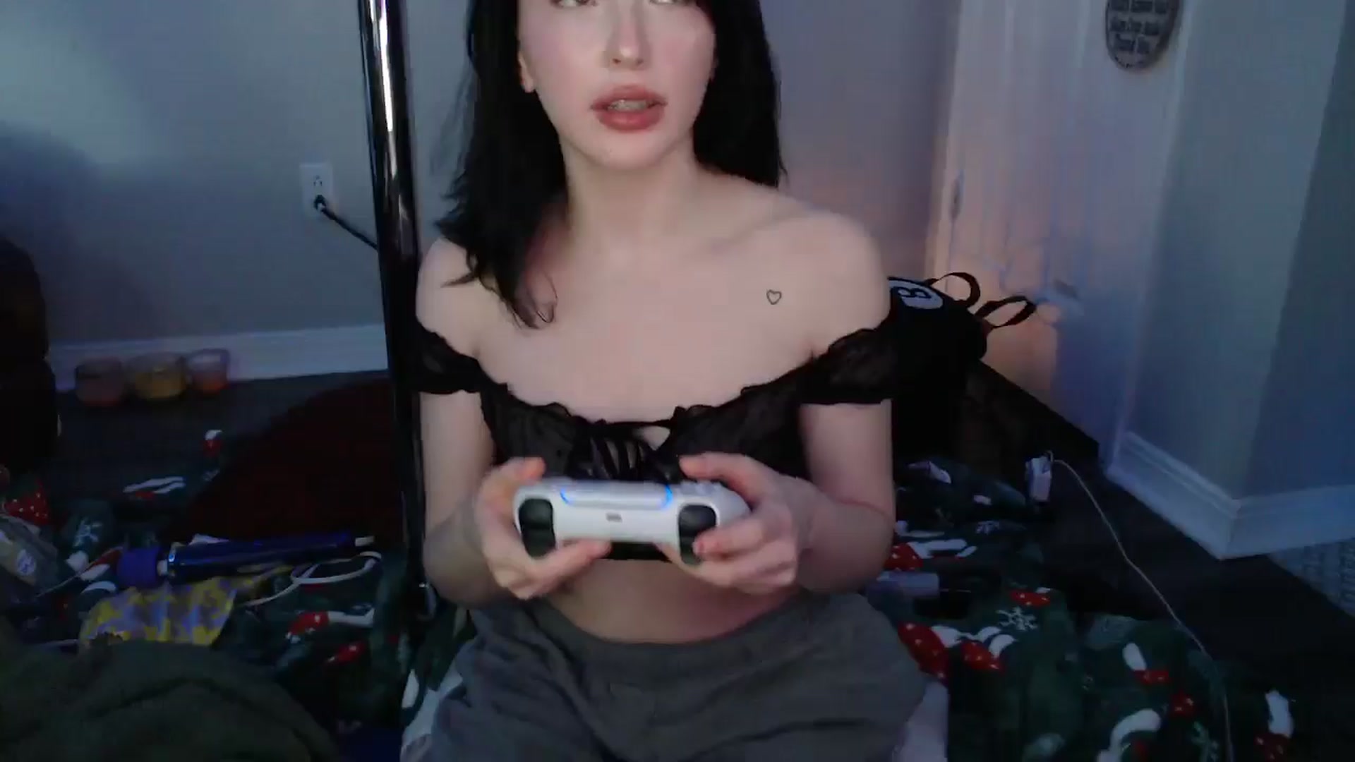Gallery image thumbnail from Blov3's myfreecams stream on, 04/17/2025, 13:15 image 9 of 20