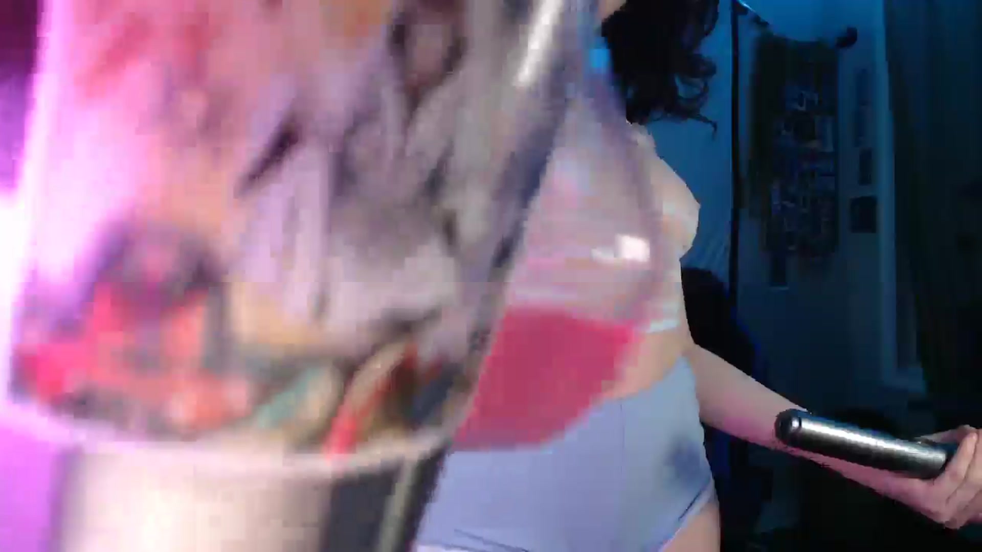 Gallery image thumbnail from Blov3's myfreecams stream on, 04/25/2025, 10:25 image 6 of 20