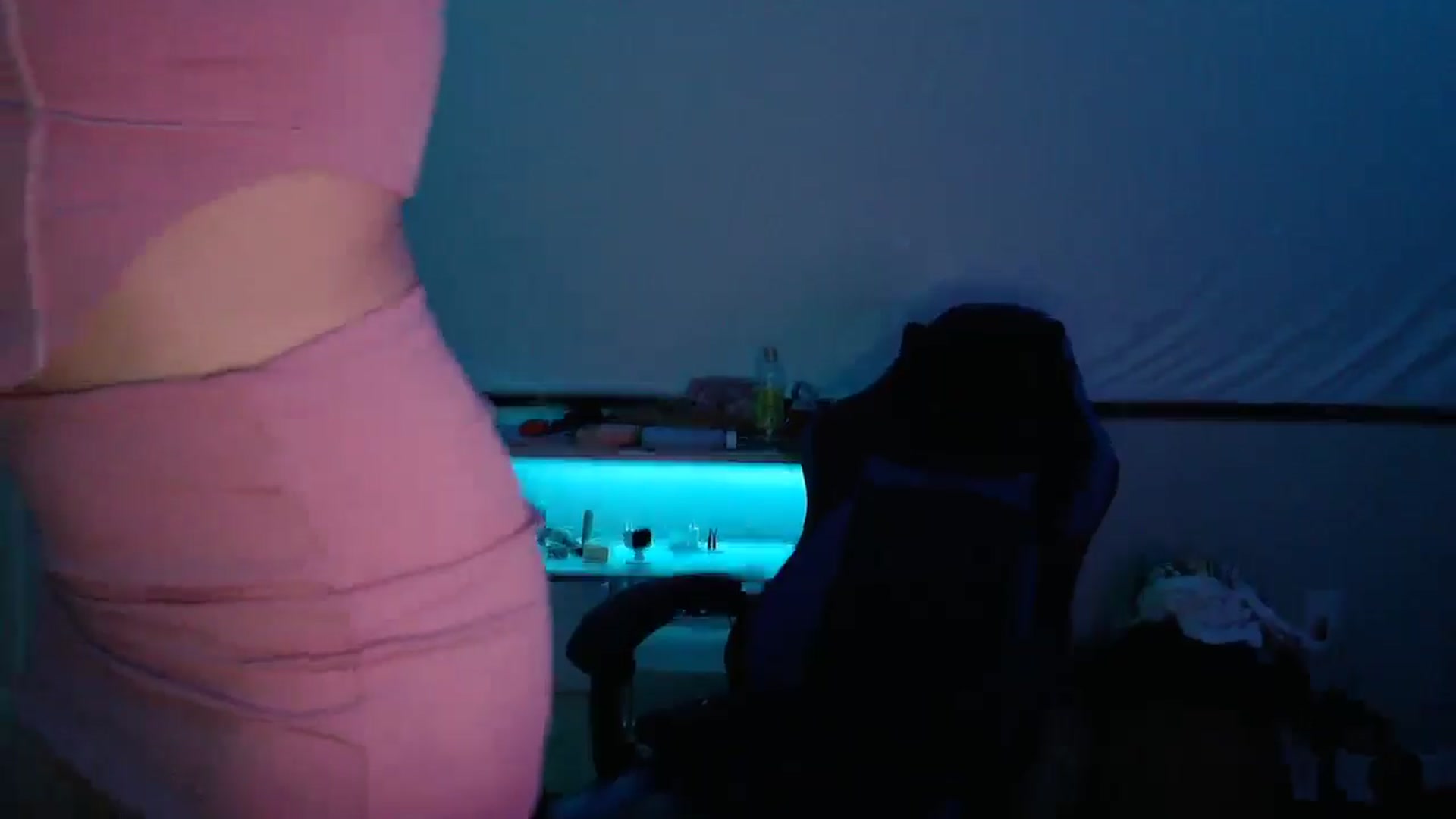 Gallery image thumbnail from Blov3's myfreecams stream on, 04/27/2025, 08:26 image 10 of 20